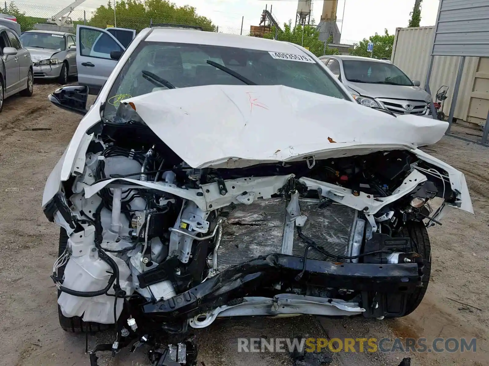 9 Photograph of a damaged car 2T1BURHE2KC171942 TOYOTA COROLLA 2019