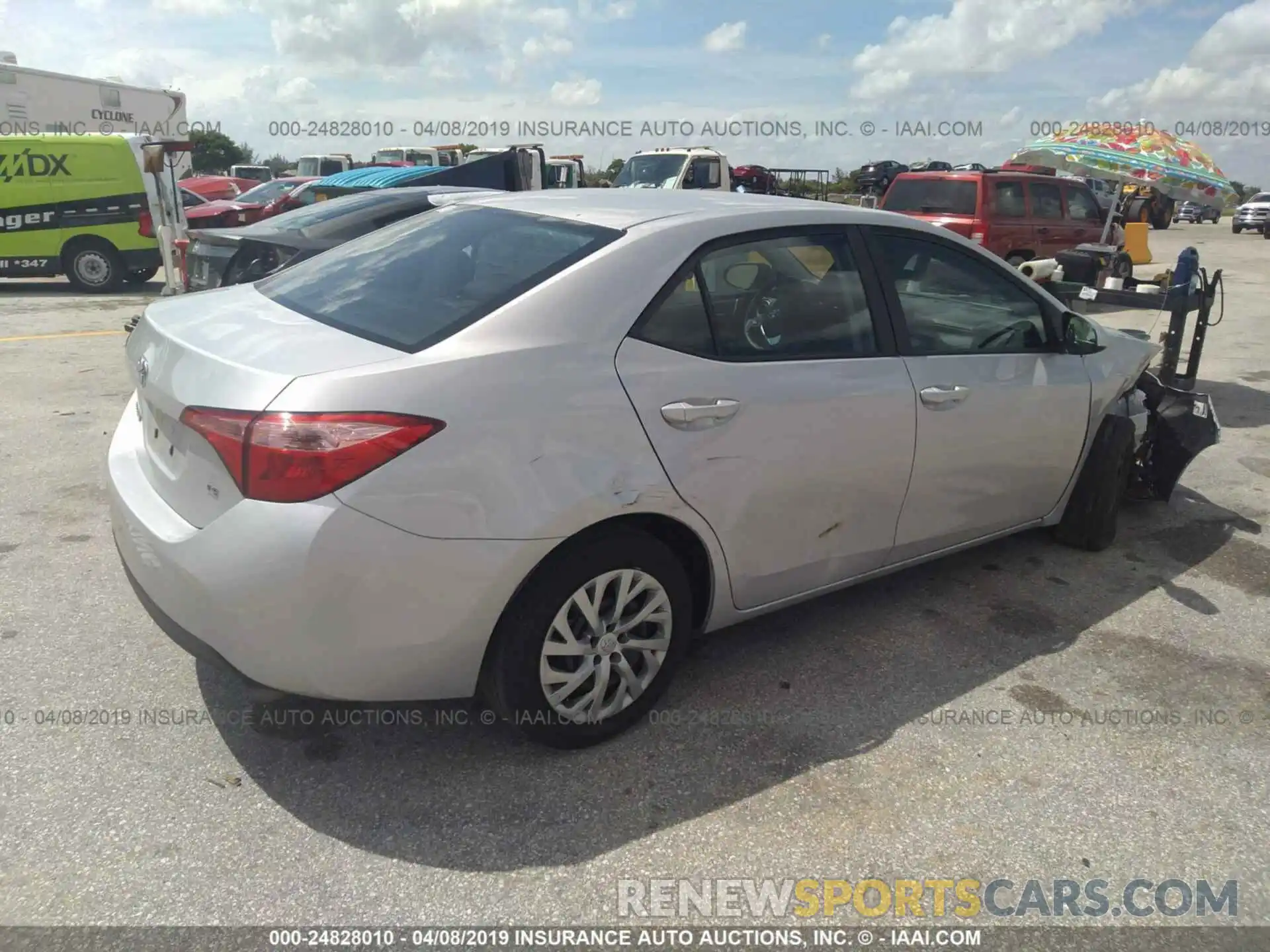 4 Photograph of a damaged car 2T1BURHE2KC172010 TOYOTA COROLLA 2019