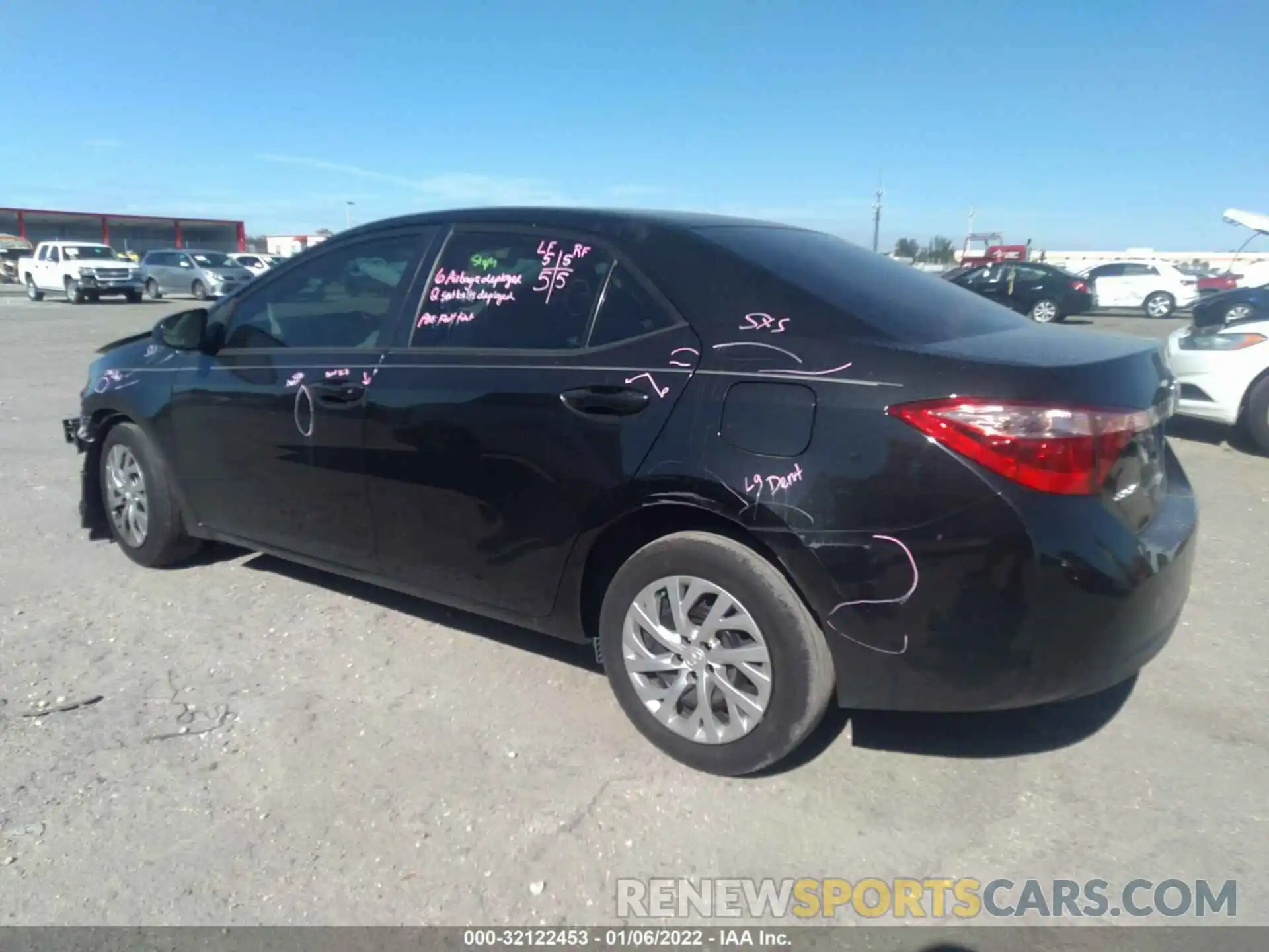 3 Photograph of a damaged car 2T1BURHE2KC172069 TOYOTA COROLLA 2019