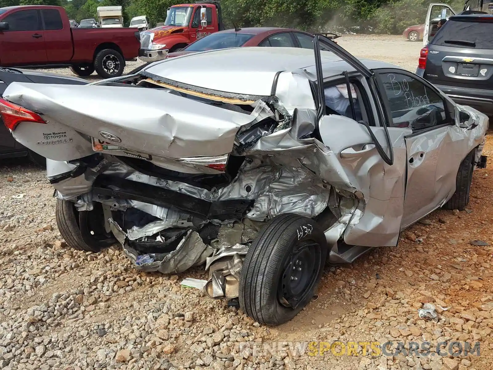 4 Photograph of a damaged car 2T1BURHE2KC172833 TOYOTA COROLLA 2019