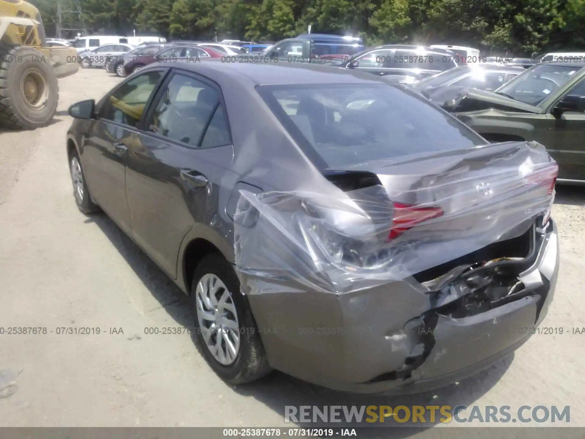 3 Photograph of a damaged car 2T1BURHE2KC173335 TOYOTA COROLLA 2019