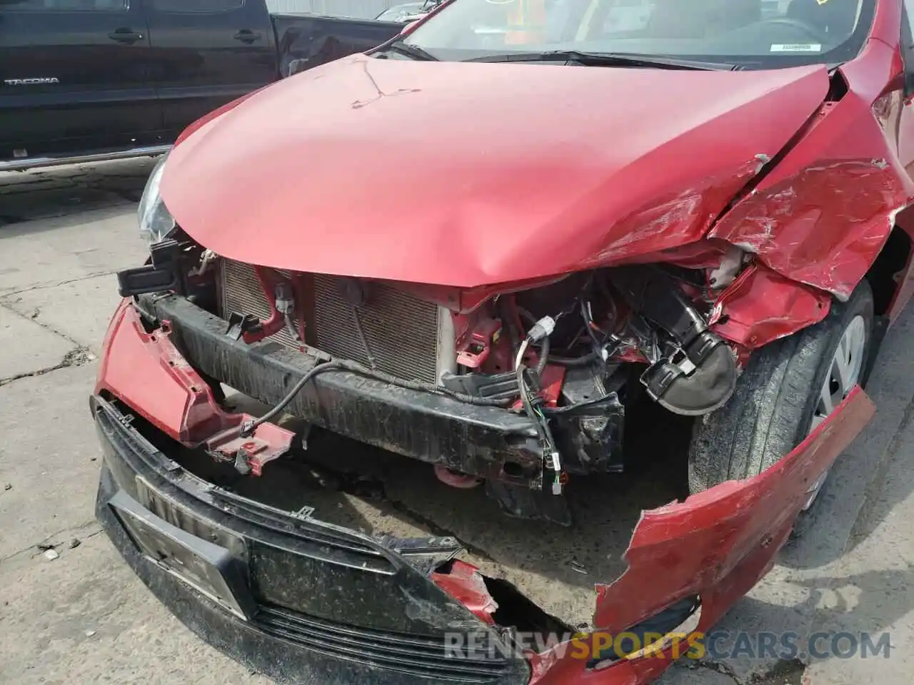 9 Photograph of a damaged car 2T1BURHE2KC173691 TOYOTA COROLLA 2019