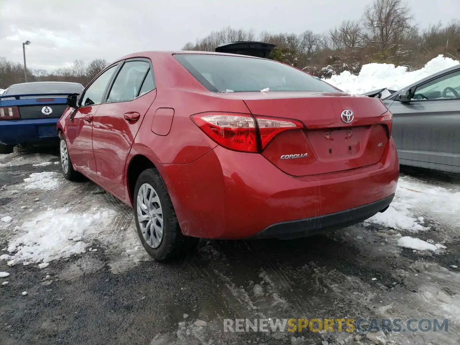 3 Photograph of a damaged car 2T1BURHE2KC173903 TOYOTA COROLLA 2019