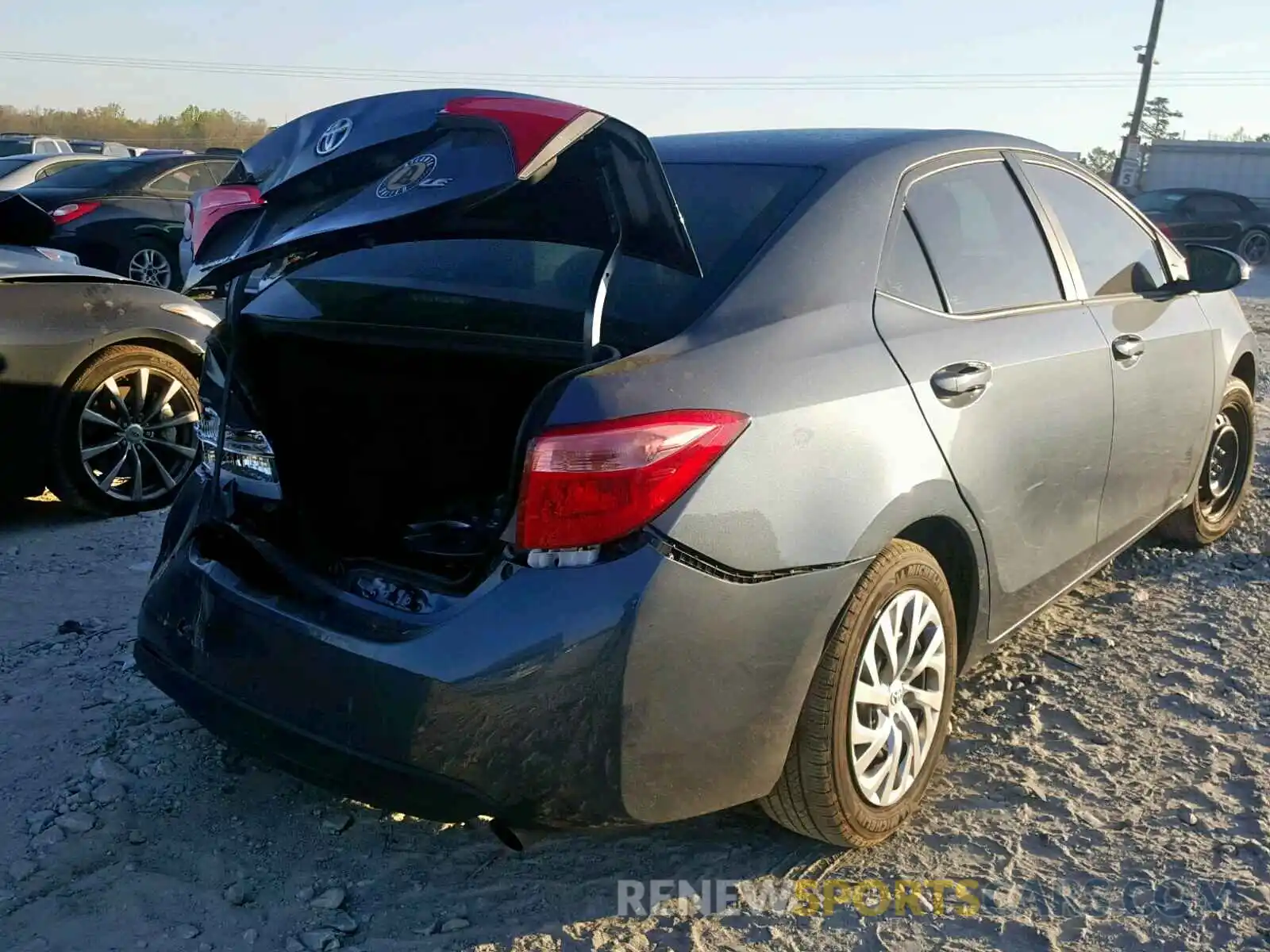 4 Photograph of a damaged car 2T1BURHE2KC174260 TOYOTA COROLLA 2019