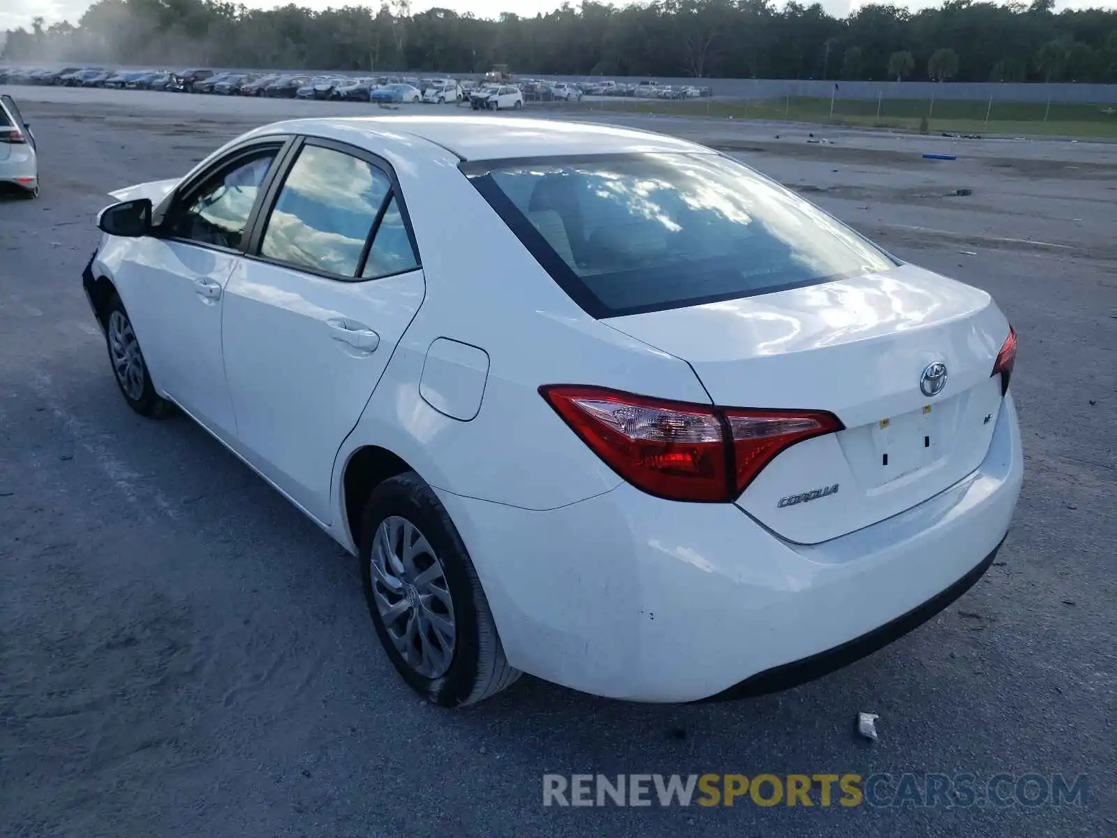 3 Photograph of a damaged car 2T1BURHE2KC175456 TOYOTA COROLLA 2019