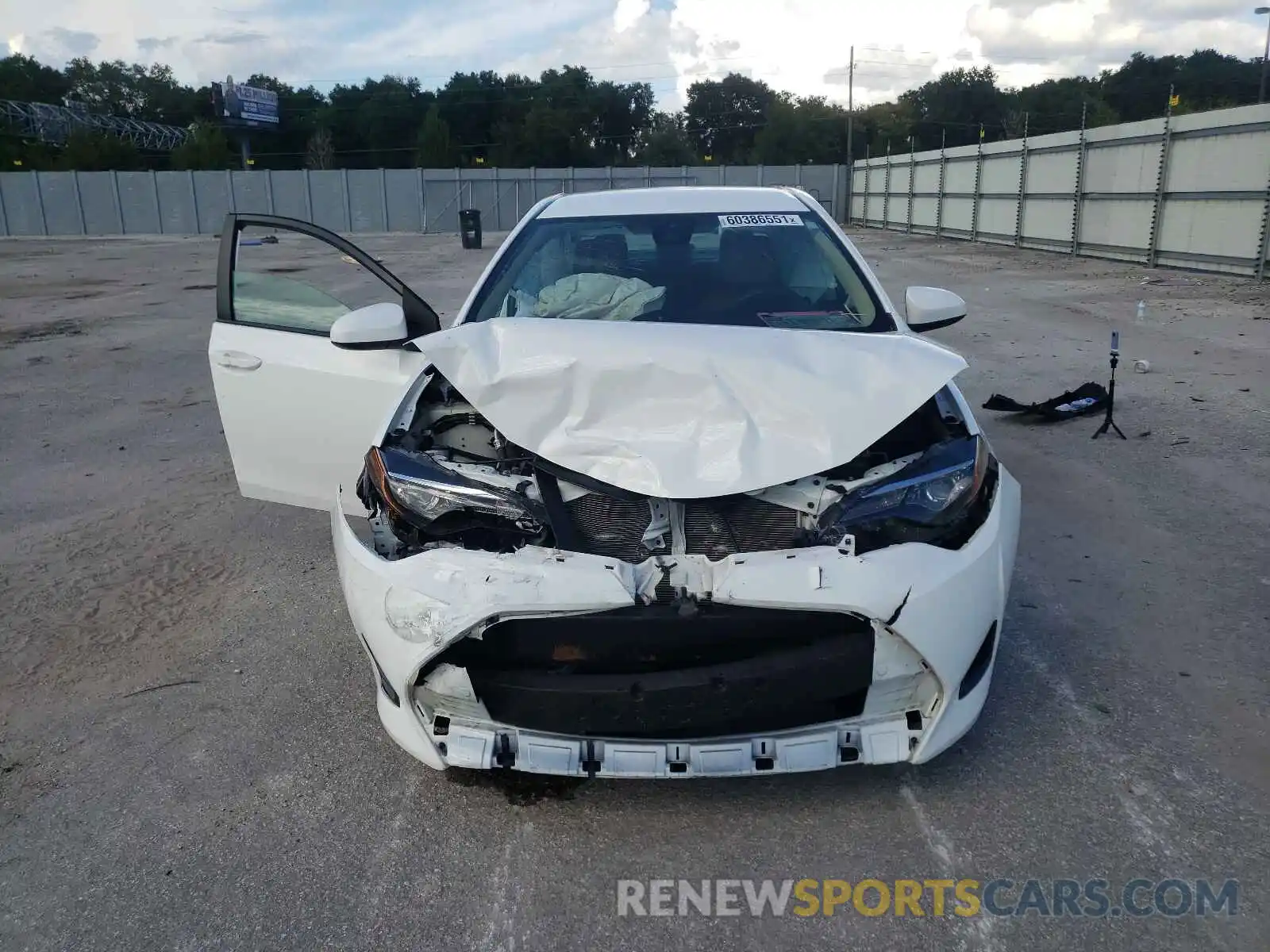 9 Photograph of a damaged car 2T1BURHE2KC175456 TOYOTA COROLLA 2019