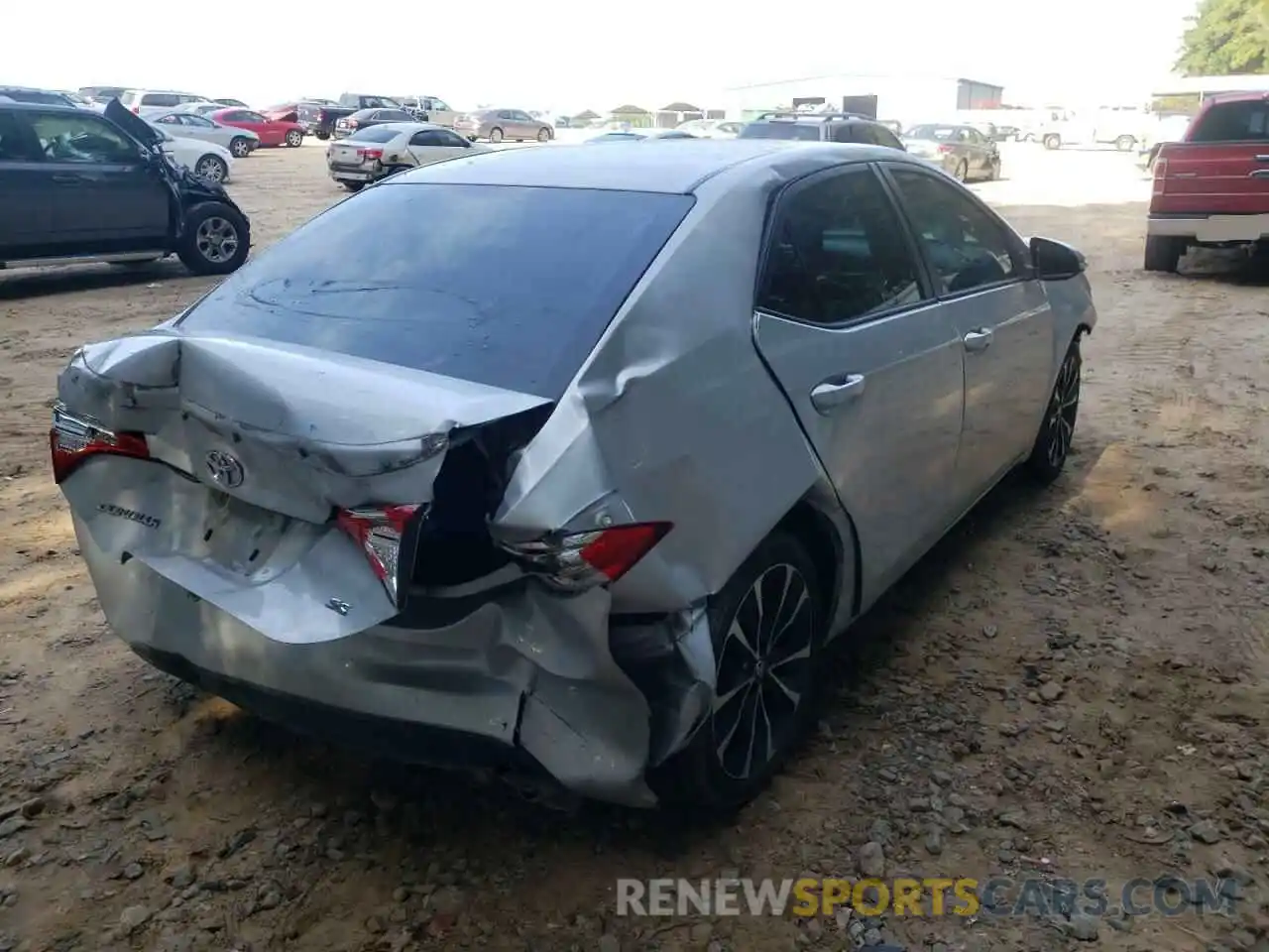 4 Photograph of a damaged car 2T1BURHE2KC176204 TOYOTA COROLLA 2019