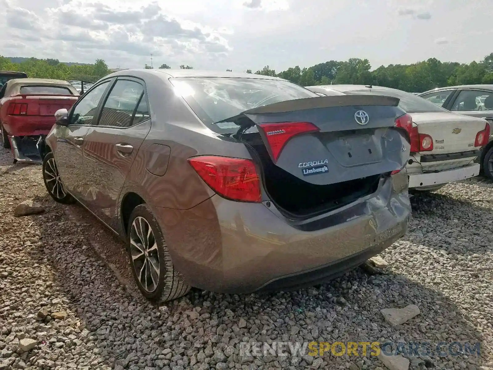 3 Photograph of a damaged car 2T1BURHE2KC177062 TOYOTA COROLLA 2019