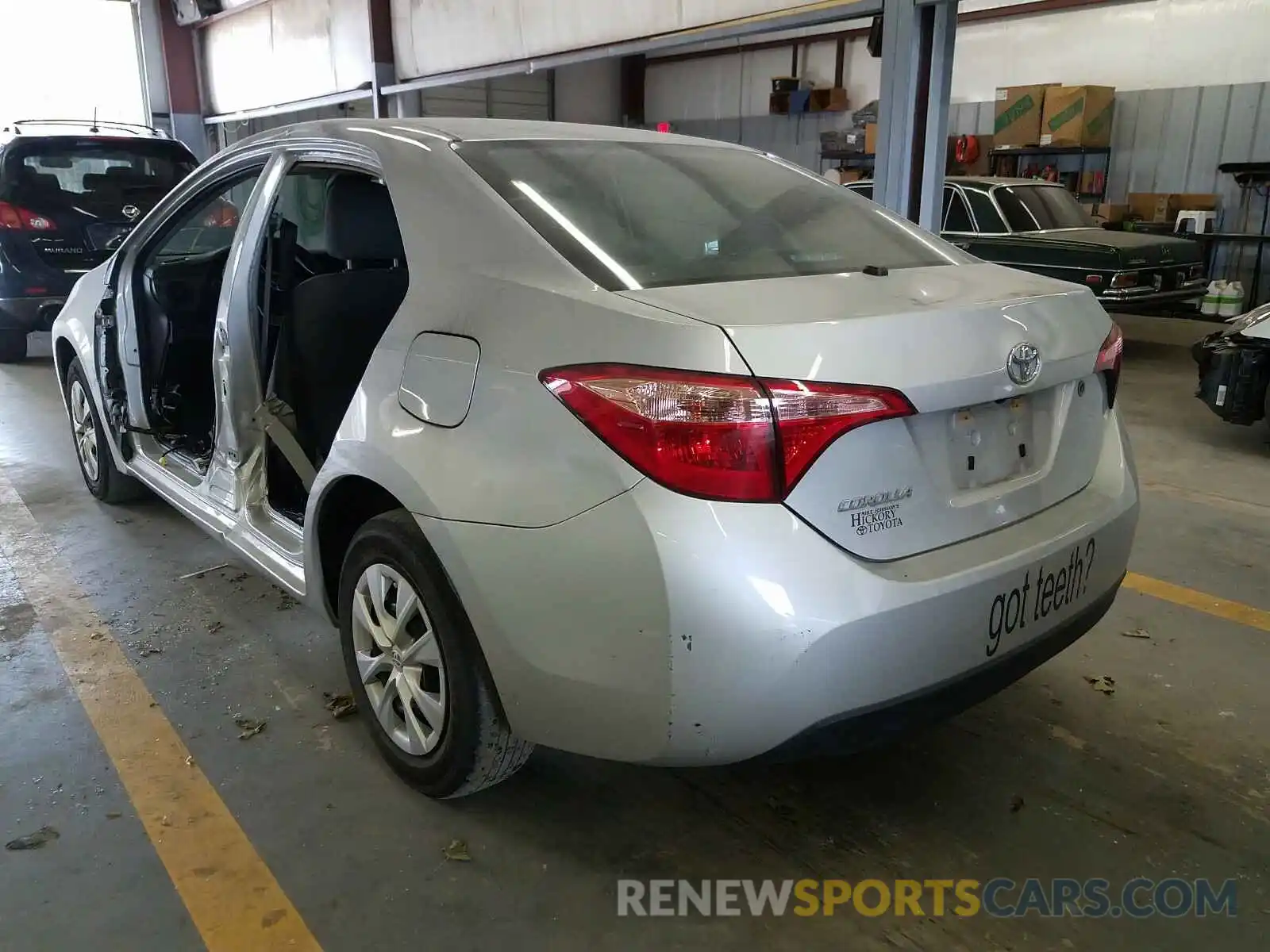 3 Photograph of a damaged car 2T1BURHE2KC177773 TOYOTA COROLLA 2019