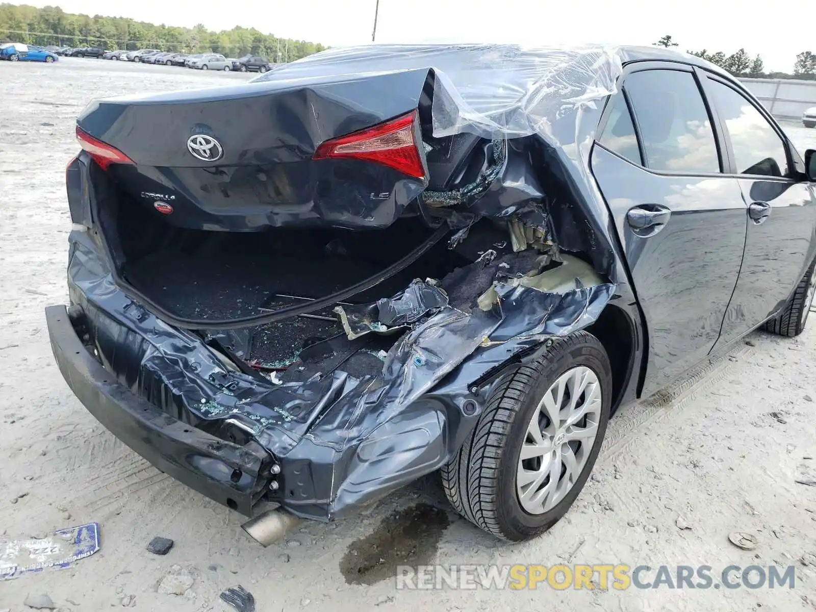 9 Photograph of a damaged car 2T1BURHE2KC178616 TOYOTA COROLLA 2019