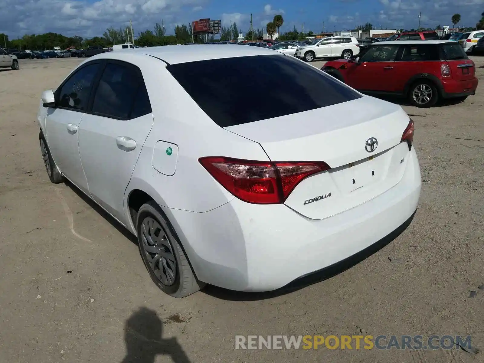 3 Photograph of a damaged car 2T1BURHE2KC179975 TOYOTA COROLLA 2019