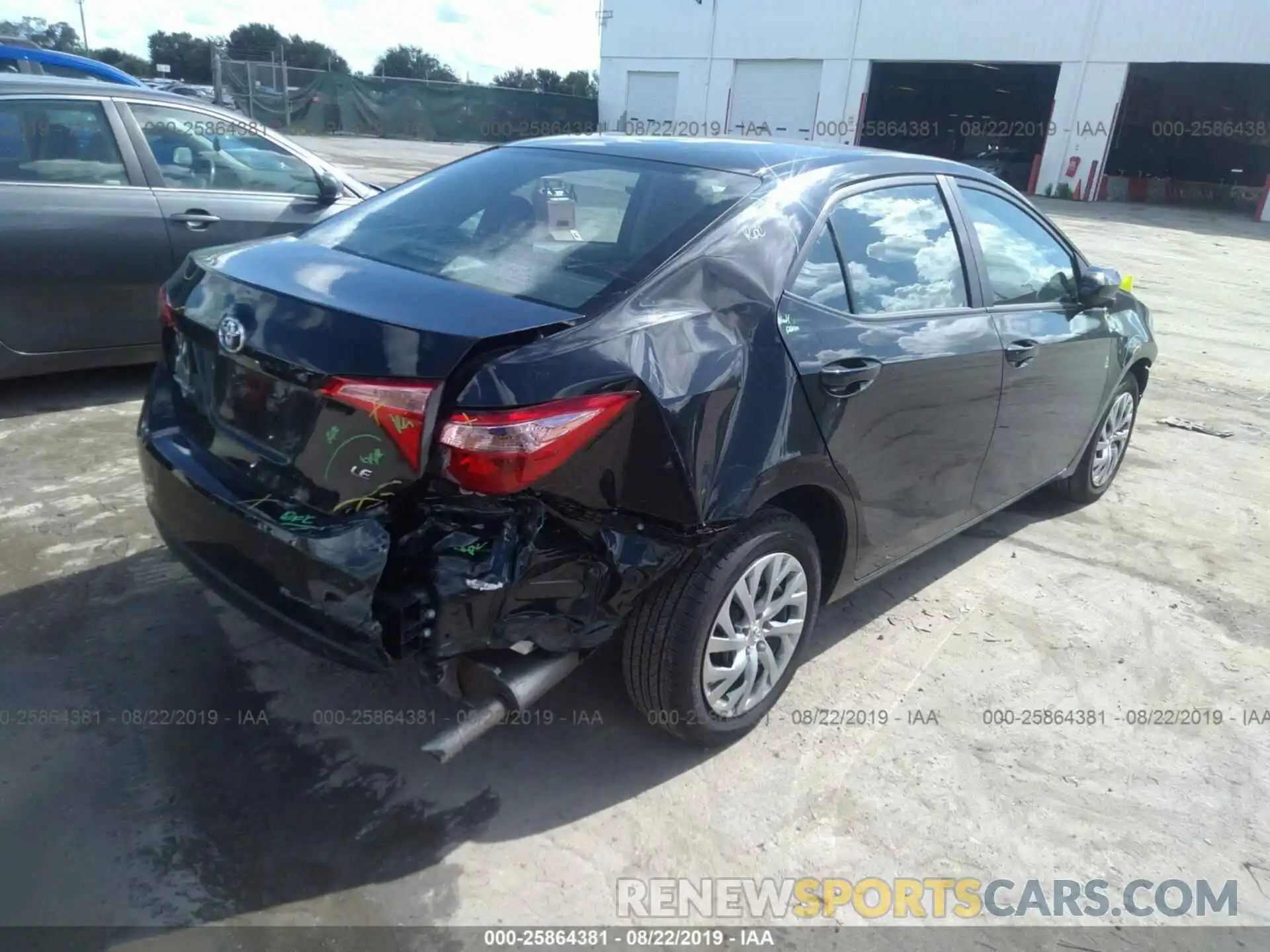 4 Photograph of a damaged car 2T1BURHE2KC180060 TOYOTA COROLLA 2019