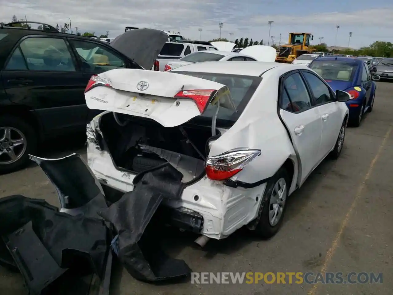 4 Photograph of a damaged car 2T1BURHE2KC180365 TOYOTA COROLLA 2019