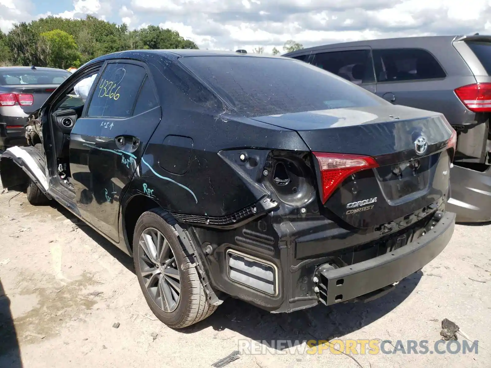 3 Photograph of a damaged car 2T1BURHE2KC181905 TOYOTA COROLLA 2019