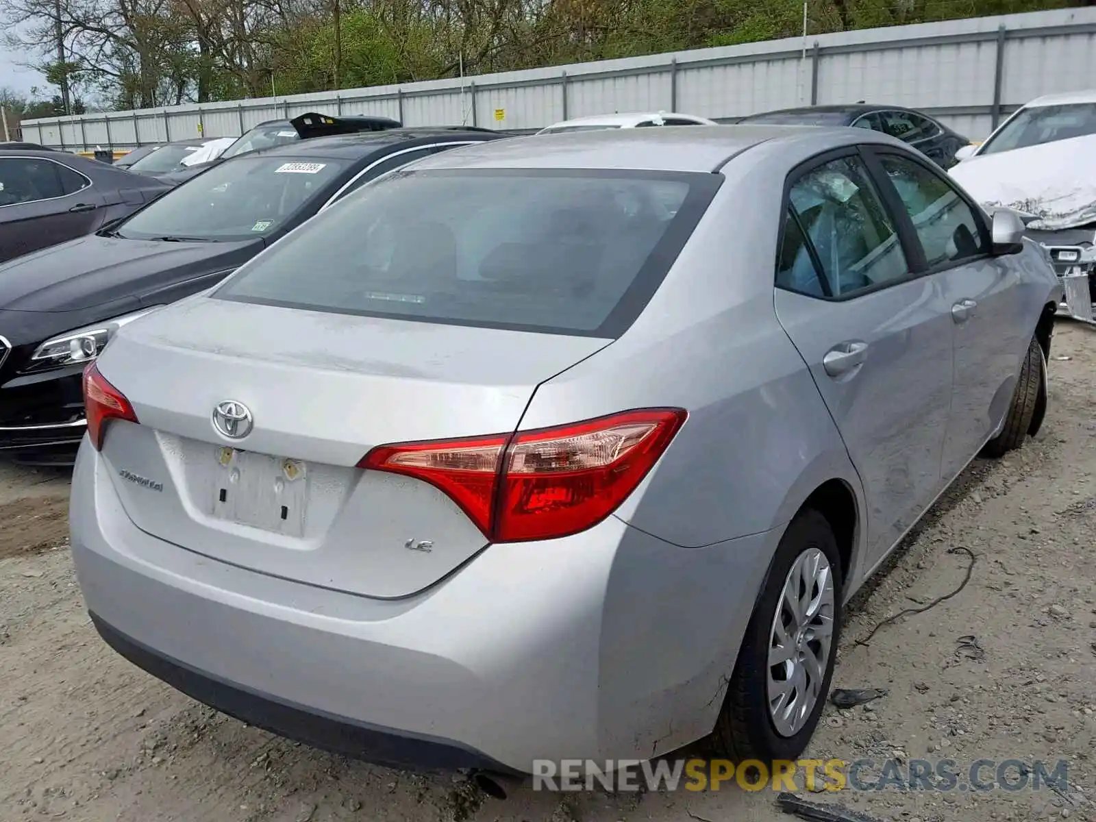 4 Photograph of a damaged car 2T1BURHE2KC183301 TOYOTA COROLLA 2019