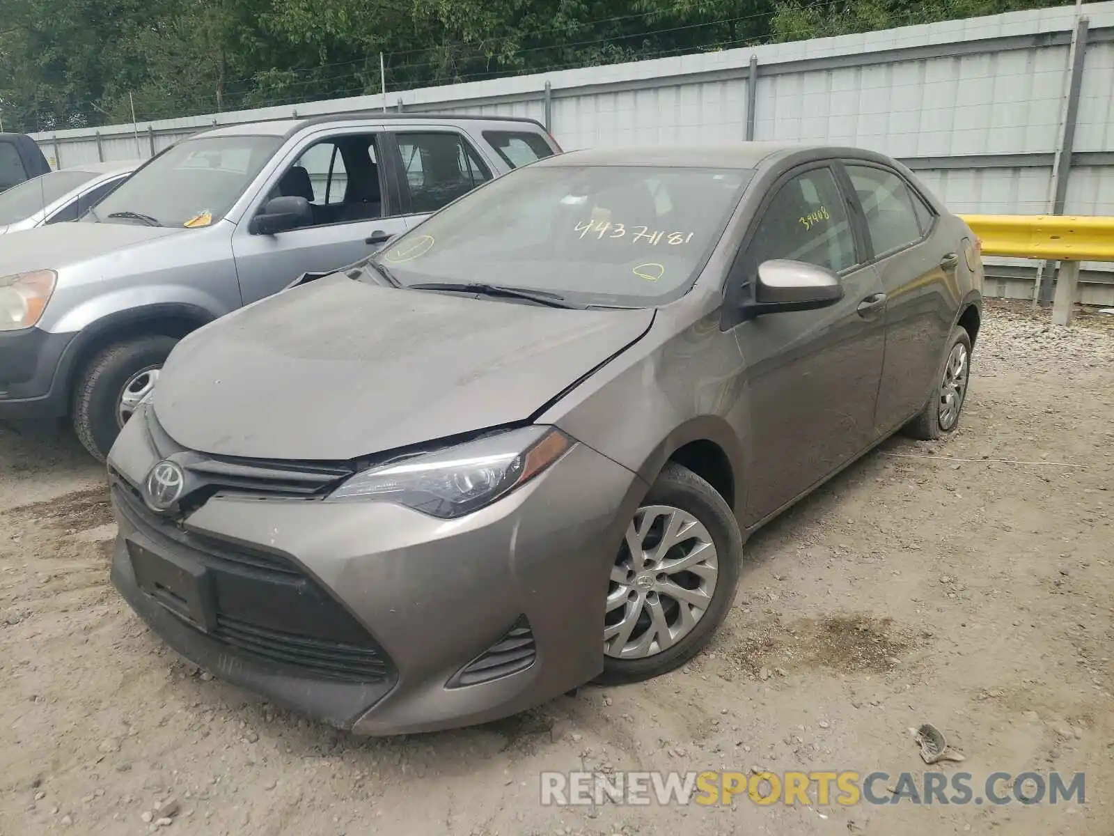 2 Photograph of a damaged car 2T1BURHE2KC184089 TOYOTA COROLLA 2019