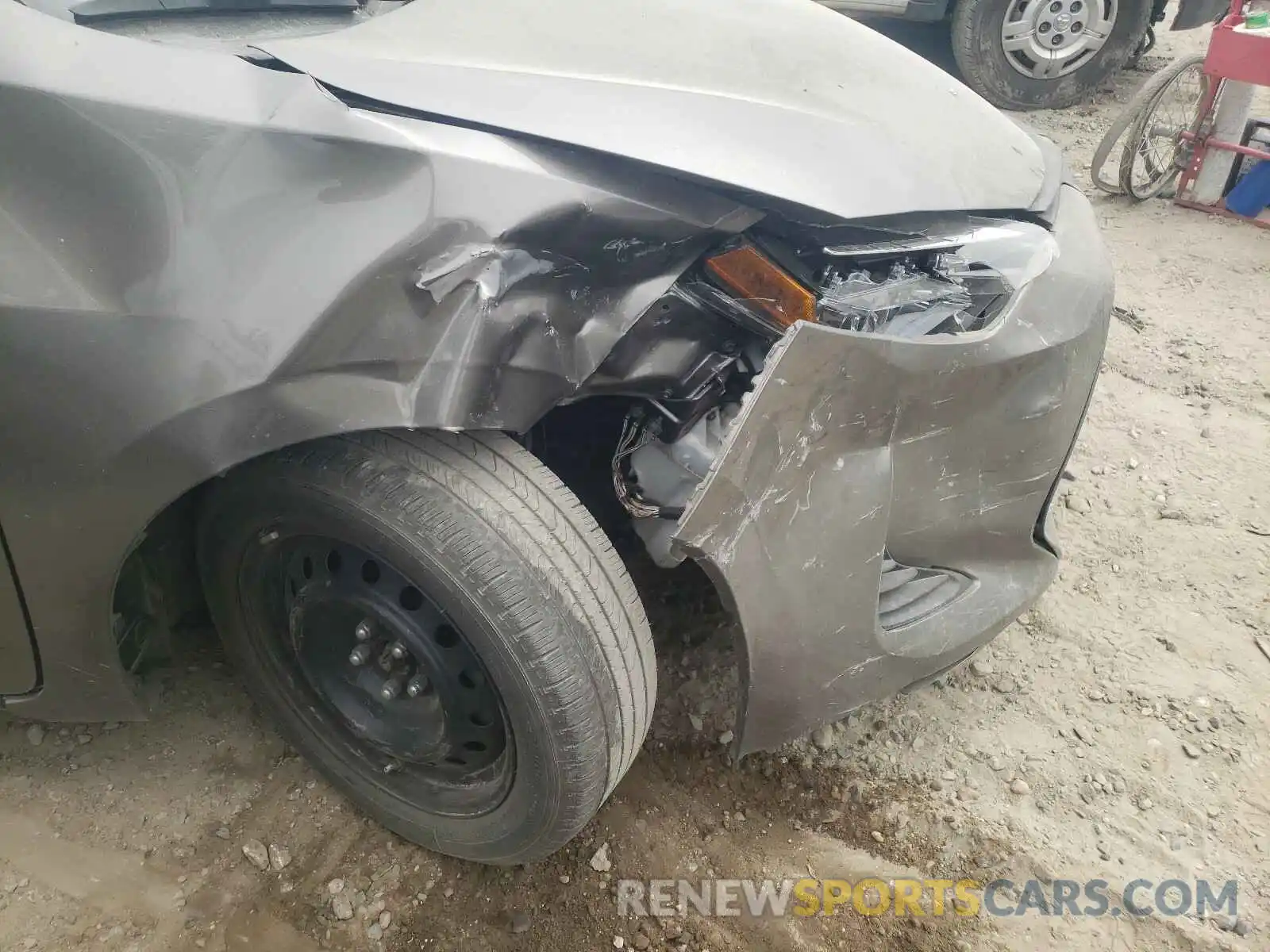 9 Photograph of a damaged car 2T1BURHE2KC184089 TOYOTA COROLLA 2019