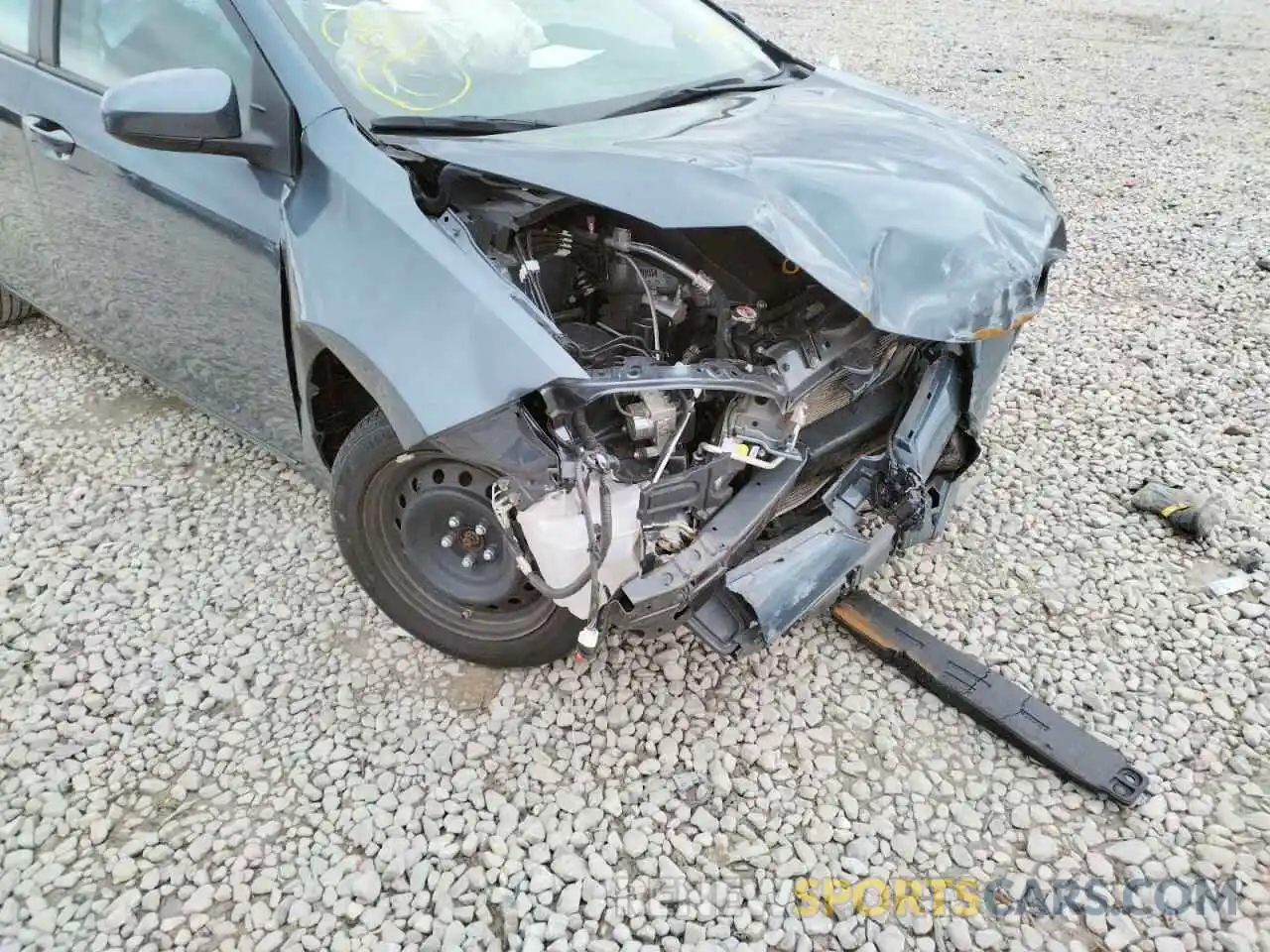 9 Photograph of a damaged car 2T1BURHE2KC185520 TOYOTA COROLLA 2019