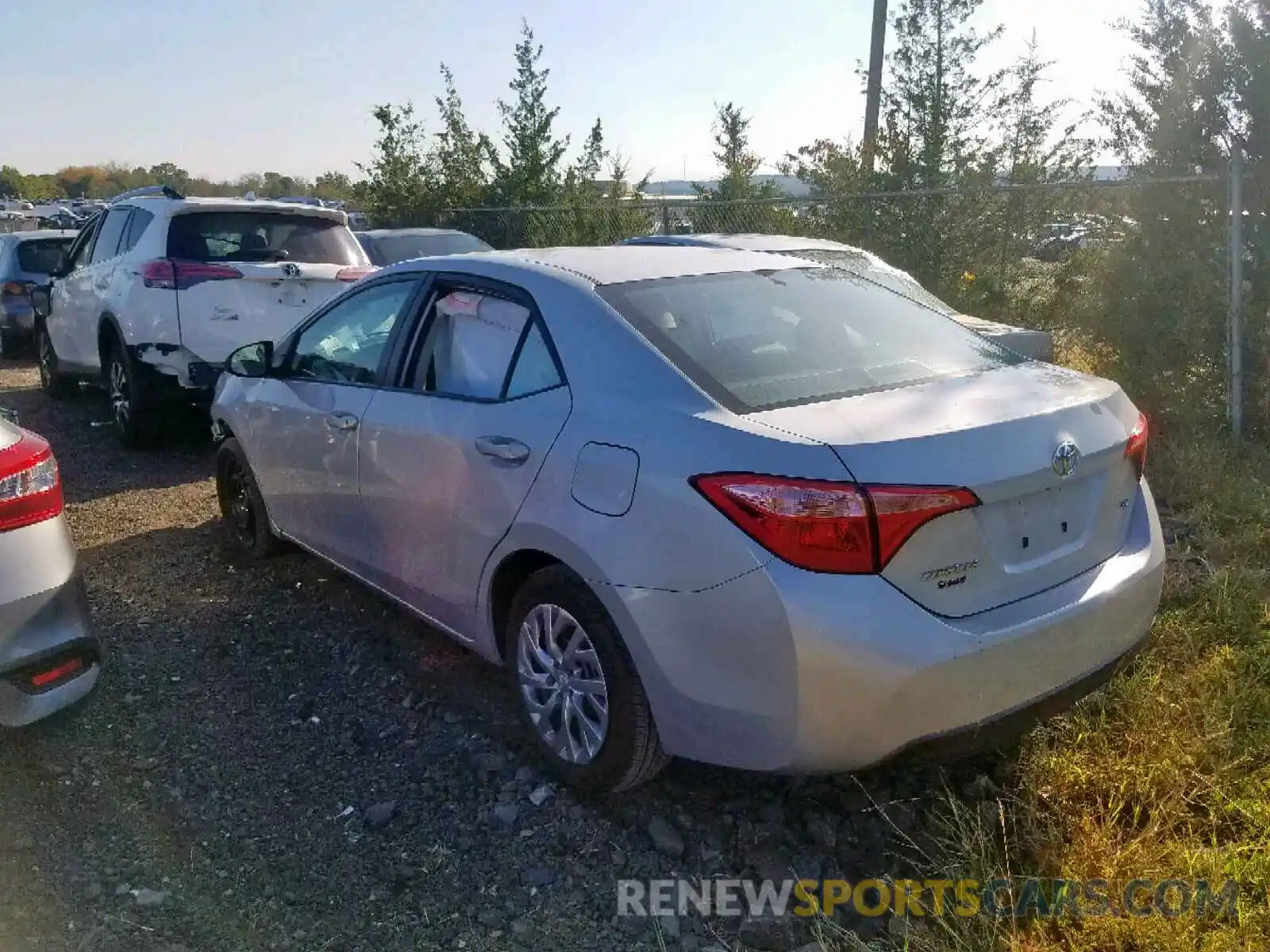 3 Photograph of a damaged car 2T1BURHE2KC186358 TOYOTA COROLLA 2019