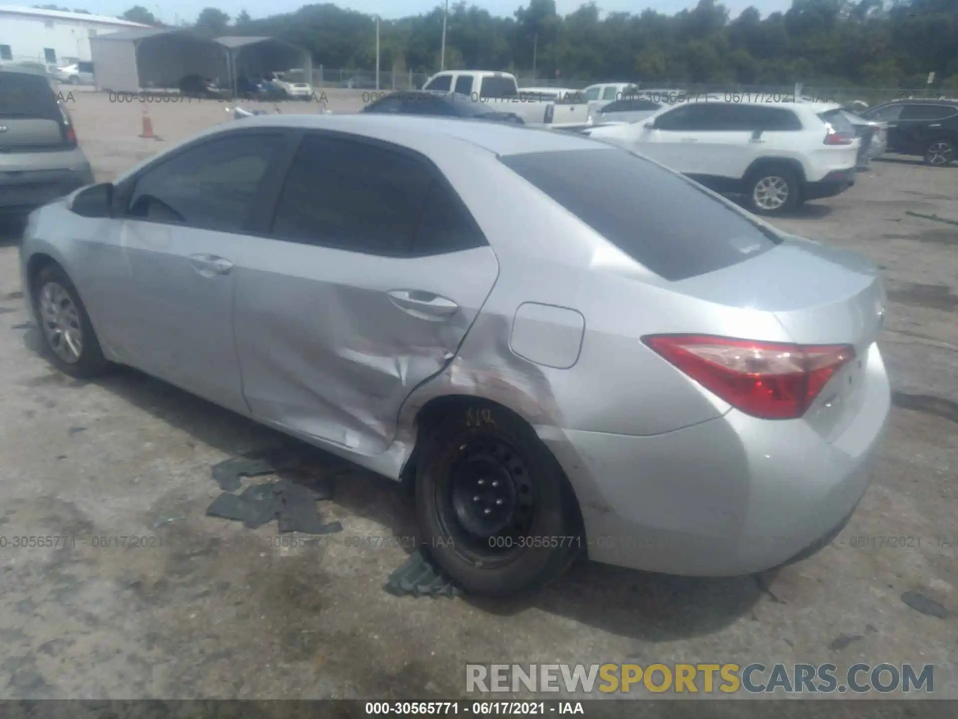 3 Photograph of a damaged car 2T1BURHE2KC187414 TOYOTA COROLLA 2019