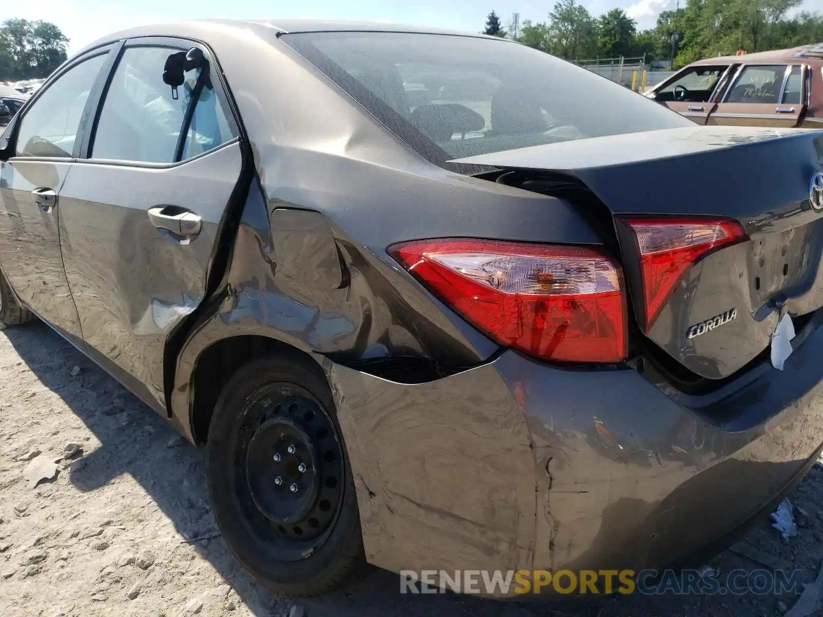 9 Photograph of a damaged car 2T1BURHE2KC187560 TOYOTA COROLLA 2019