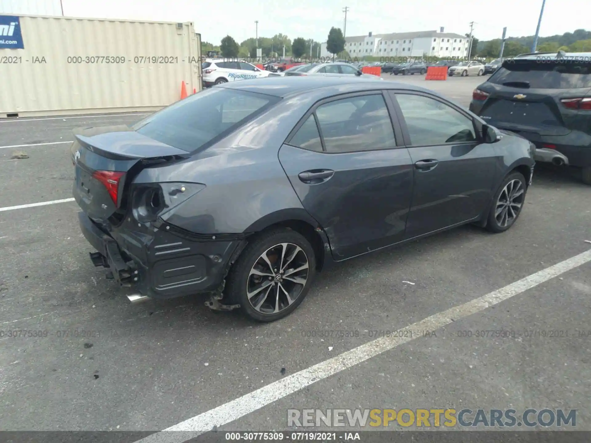 4 Photograph of a damaged car 2T1BURHE2KC190801 TOYOTA COROLLA 2019