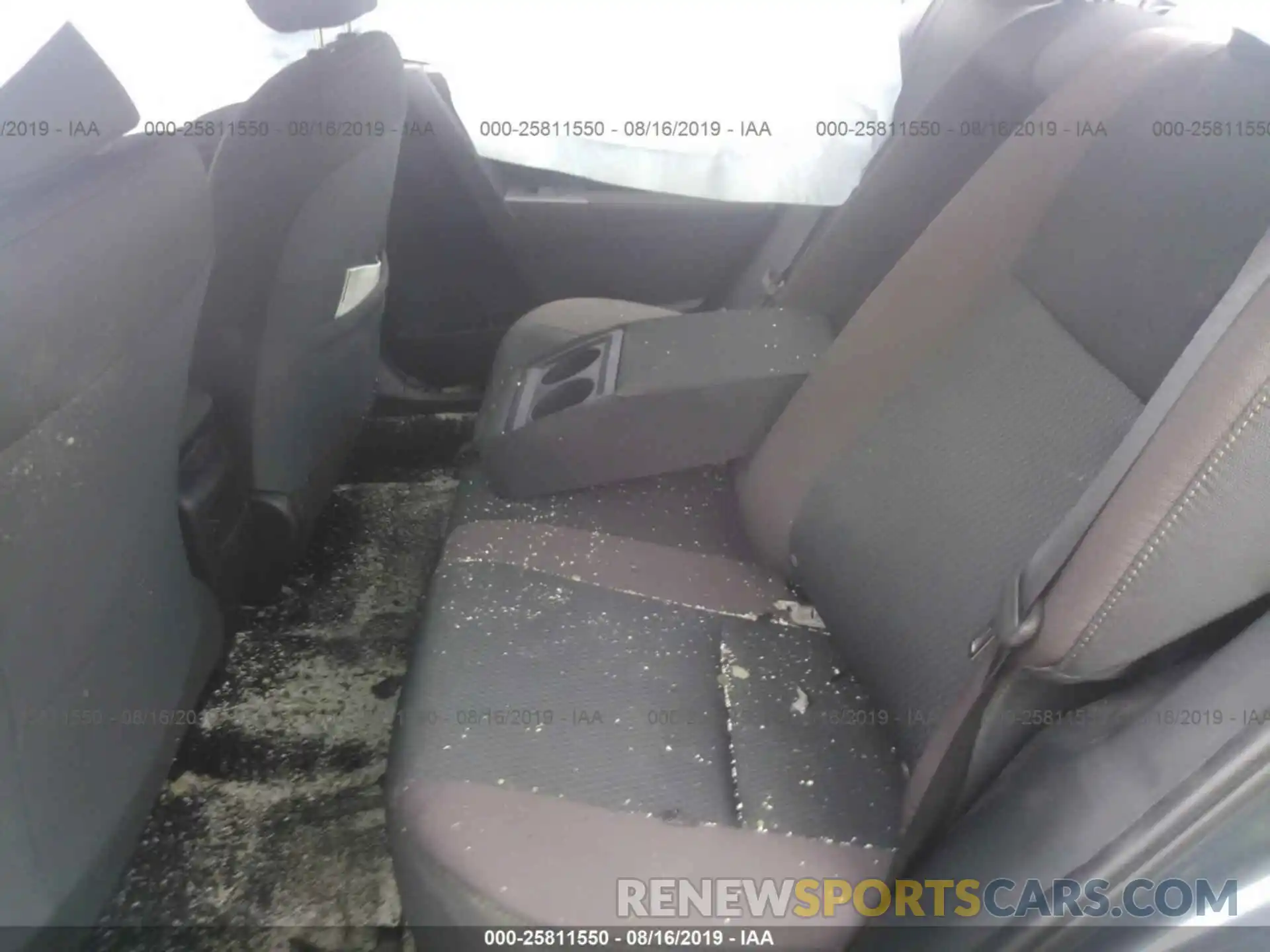 8 Photograph of a damaged car 2T1BURHE2KC191589 TOYOTA COROLLA 2019