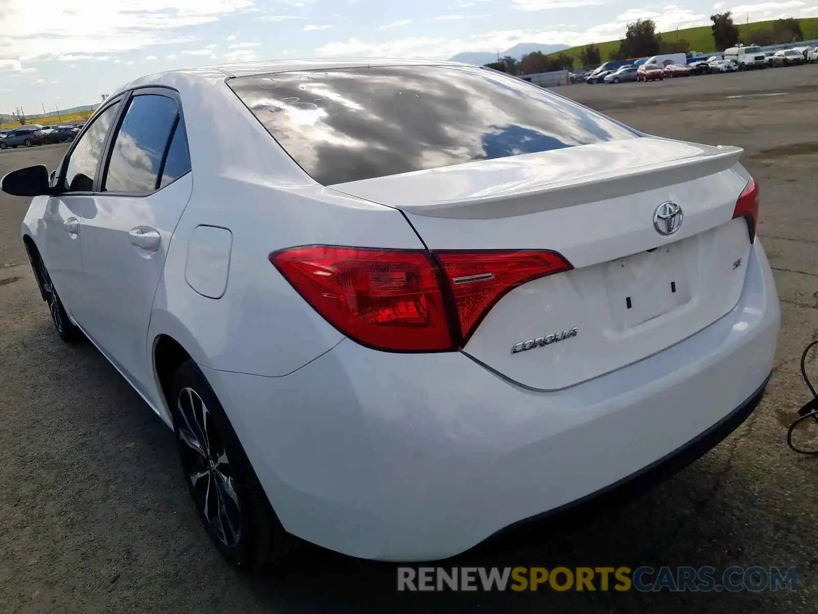 3 Photograph of a damaged car 2T1BURHE2KC191849 TOYOTA COROLLA 2019