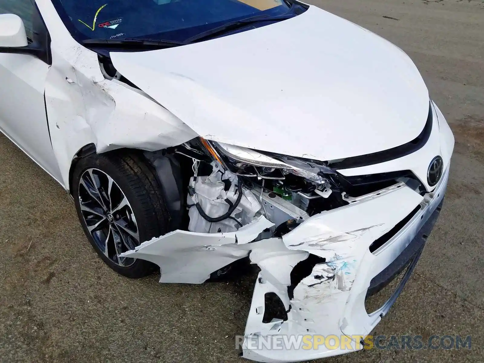 9 Photograph of a damaged car 2T1BURHE2KC191849 TOYOTA COROLLA 2019