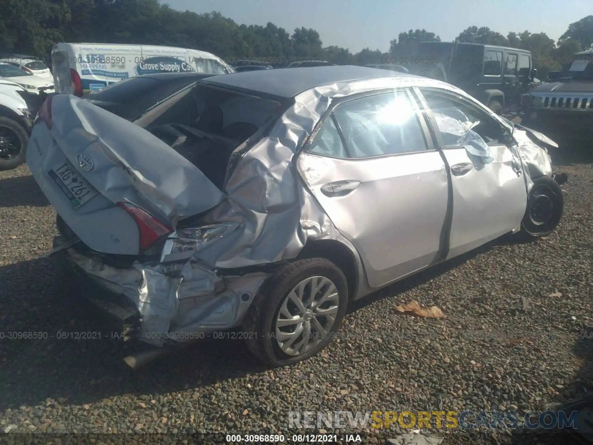 4 Photograph of a damaged car 2T1BURHE2KC194282 TOYOTA COROLLA 2019