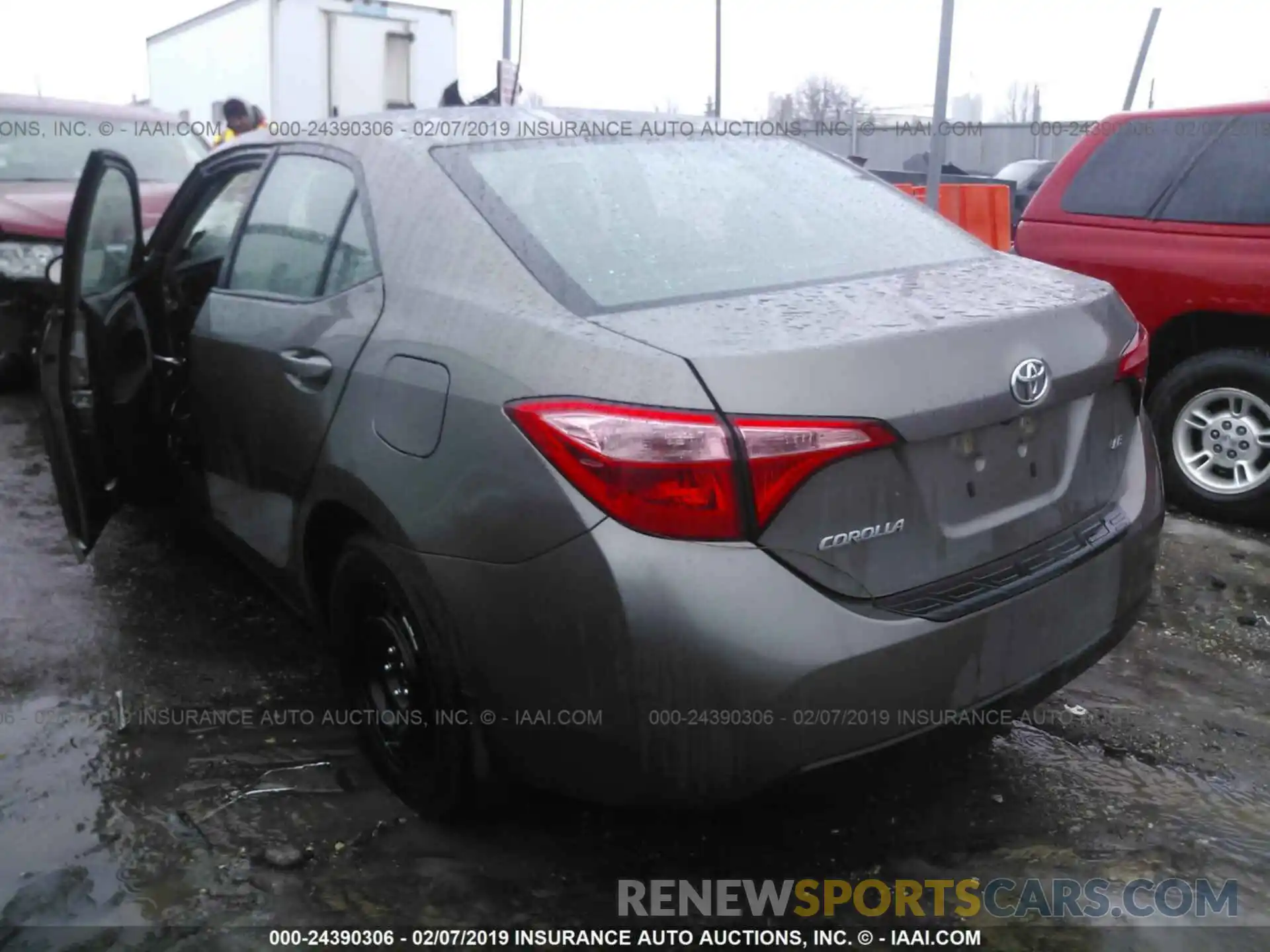 3 Photograph of a damaged car 2T1BURHE2KC195612 TOYOTA COROLLA 2019