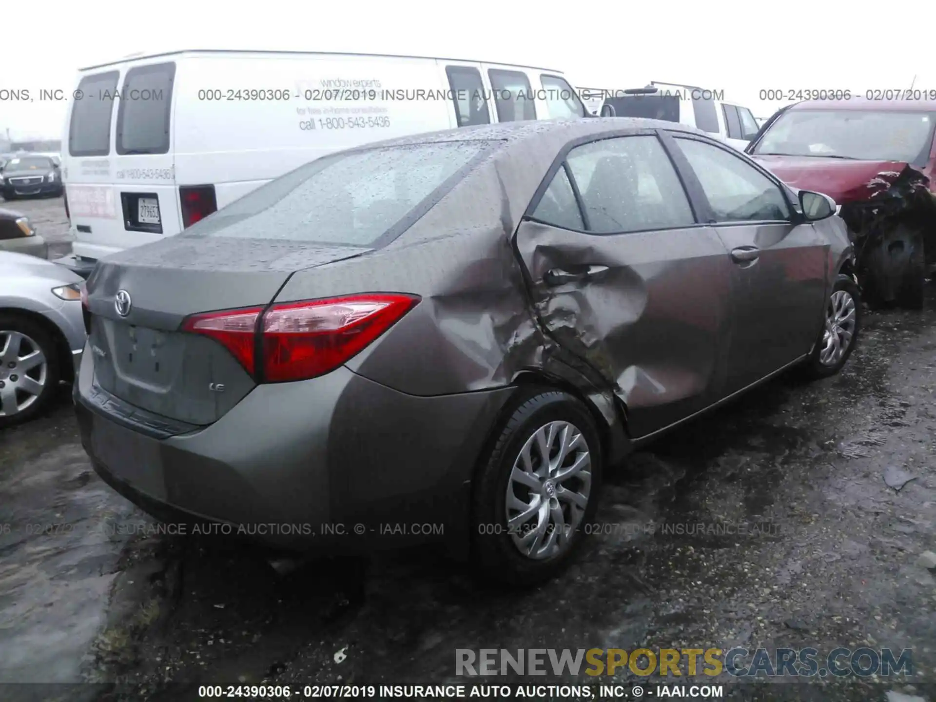 4 Photograph of a damaged car 2T1BURHE2KC195612 TOYOTA COROLLA 2019