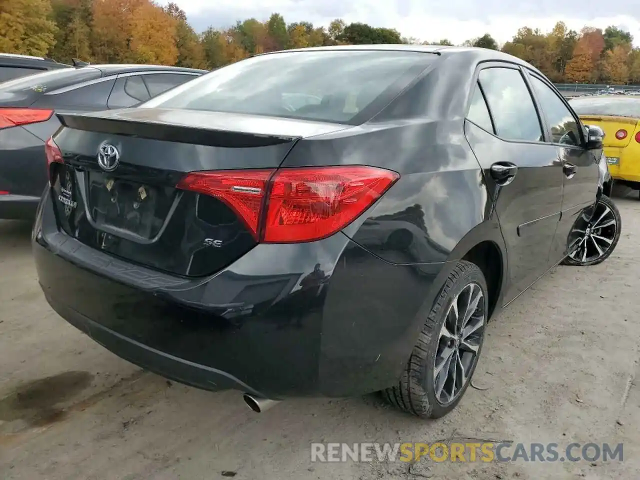 4 Photograph of a damaged car 2T1BURHE2KC196016 TOYOTA COROLLA 2019