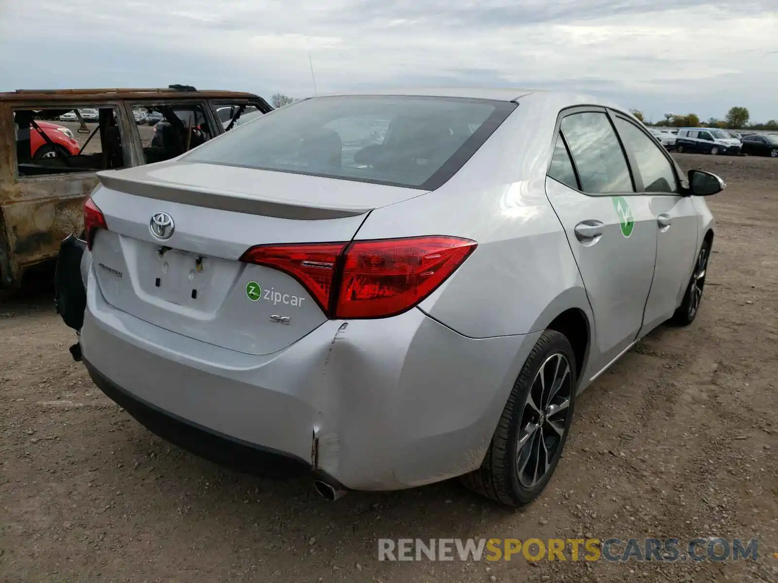 4 Photograph of a damaged car 2T1BURHE2KC196047 TOYOTA COROLLA 2019