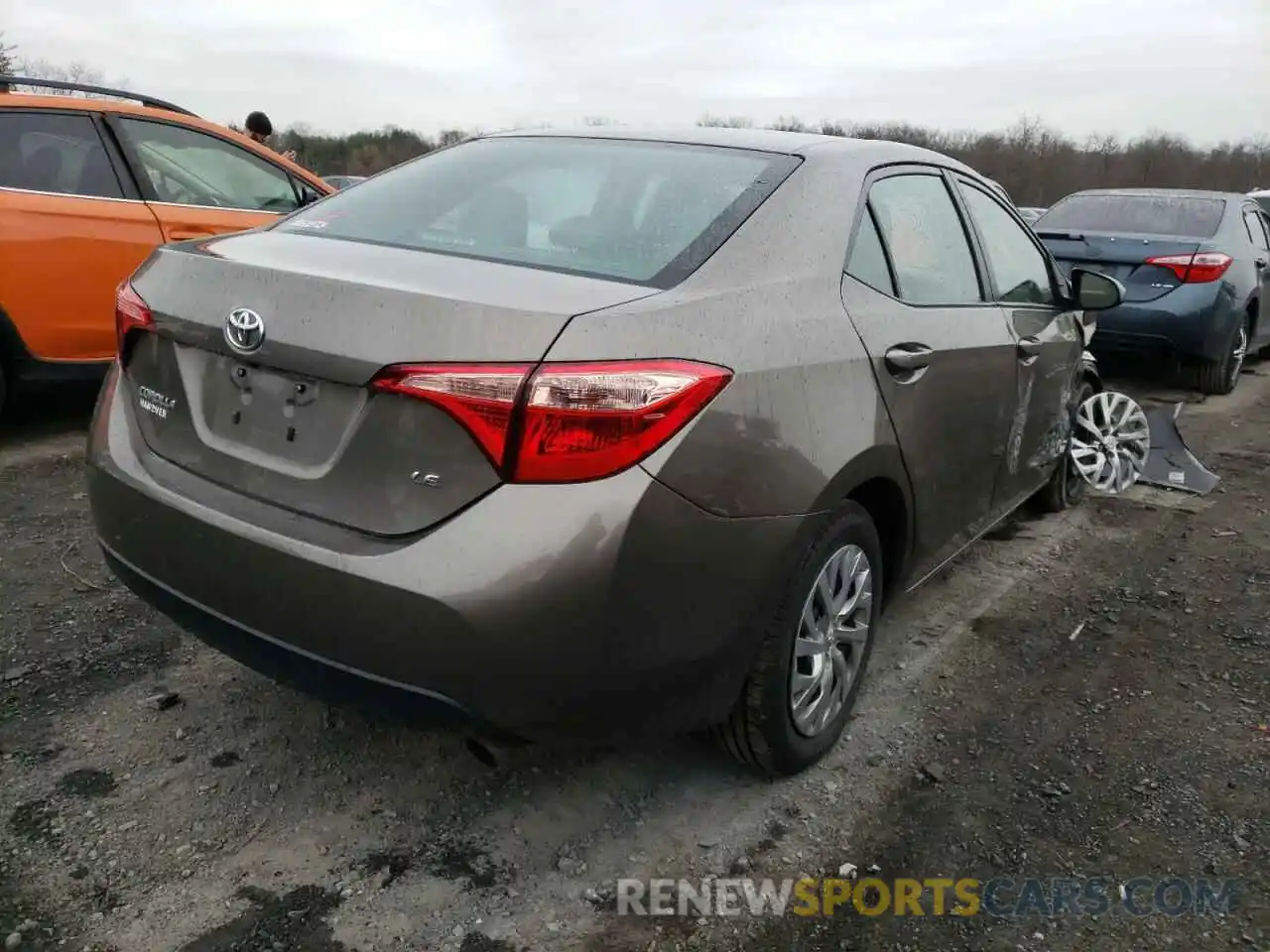 4 Photograph of a damaged car 2T1BURHE2KC196789 TOYOTA COROLLA 2019