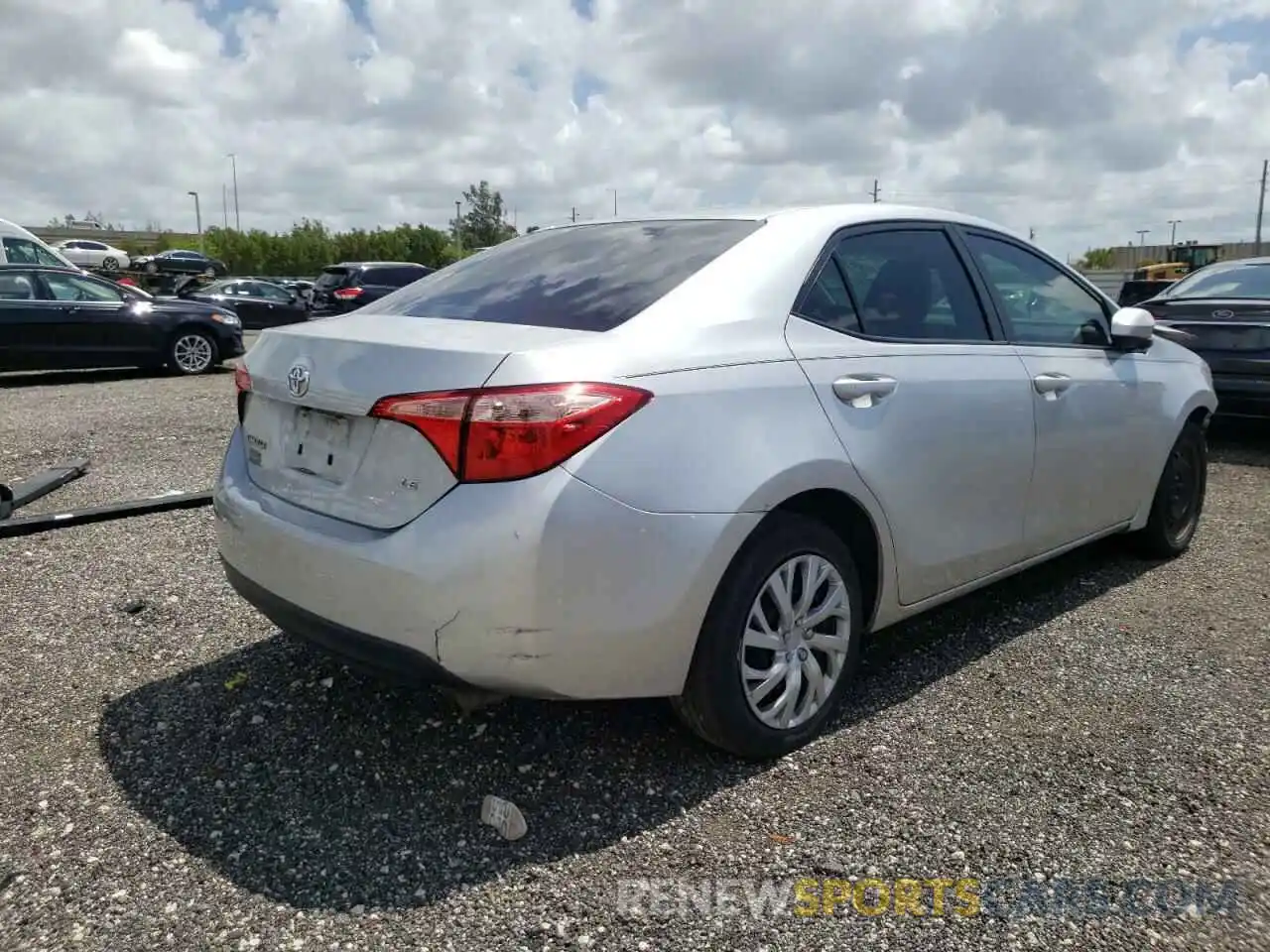 4 Photograph of a damaged car 2T1BURHE2KC197568 TOYOTA COROLLA 2019