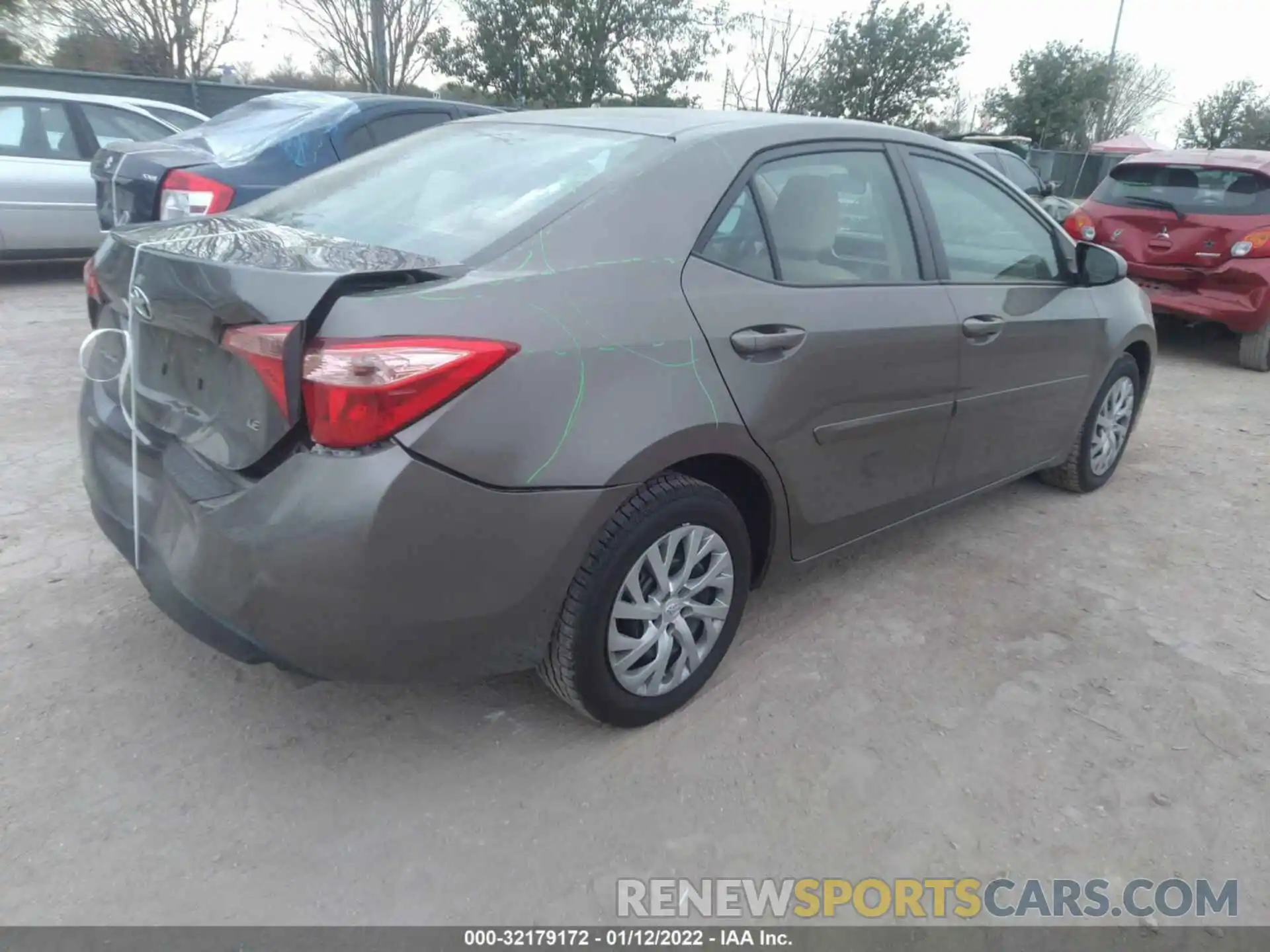 4 Photograph of a damaged car 2T1BURHE2KC198753 TOYOTA COROLLA 2019