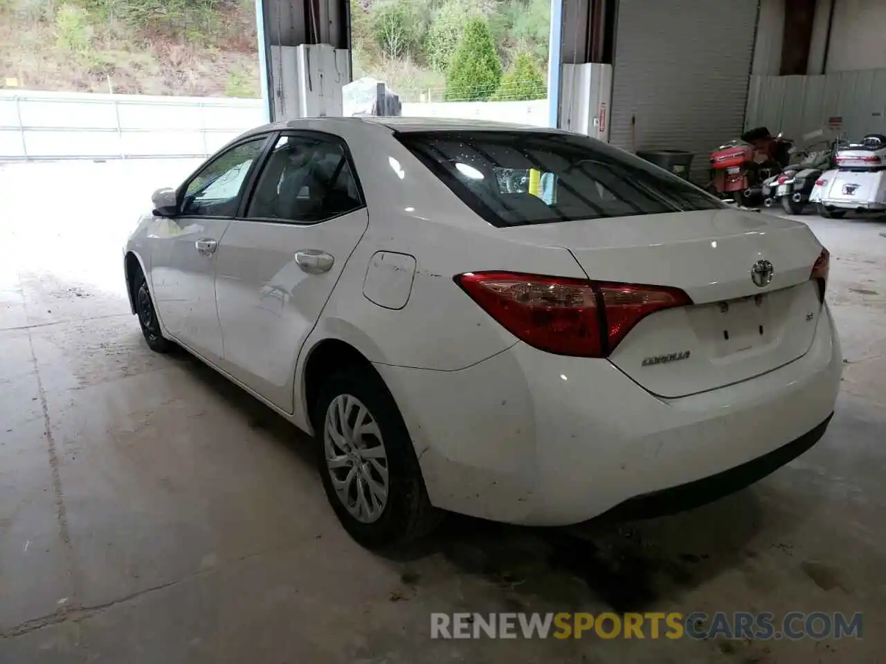 3 Photograph of a damaged car 2T1BURHE2KC199272 TOYOTA COROLLA 2019