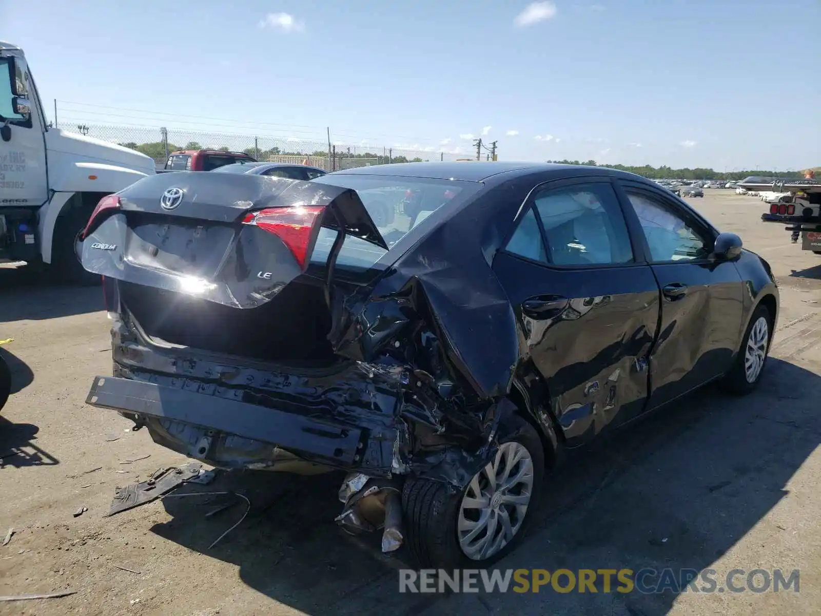 4 Photograph of a damaged car 2T1BURHE2KC199496 TOYOTA COROLLA 2019