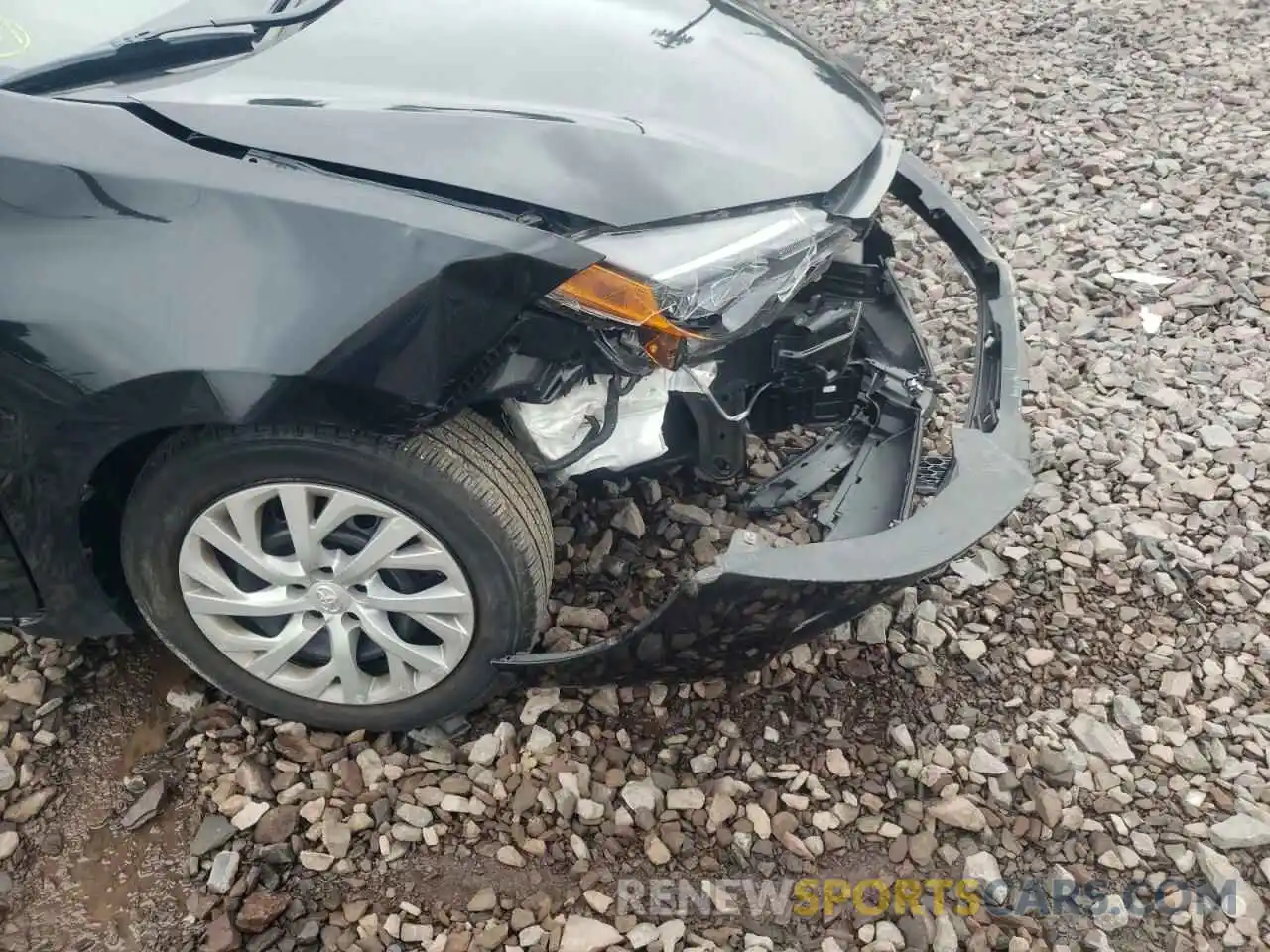 9 Photograph of a damaged car 2T1BURHE2KC200226 TOYOTA COROLLA 2019