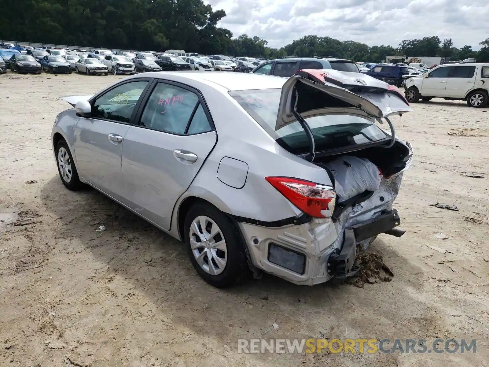 3 Photograph of a damaged car 2T1BURHE2KC200503 TOYOTA COROLLA 2019