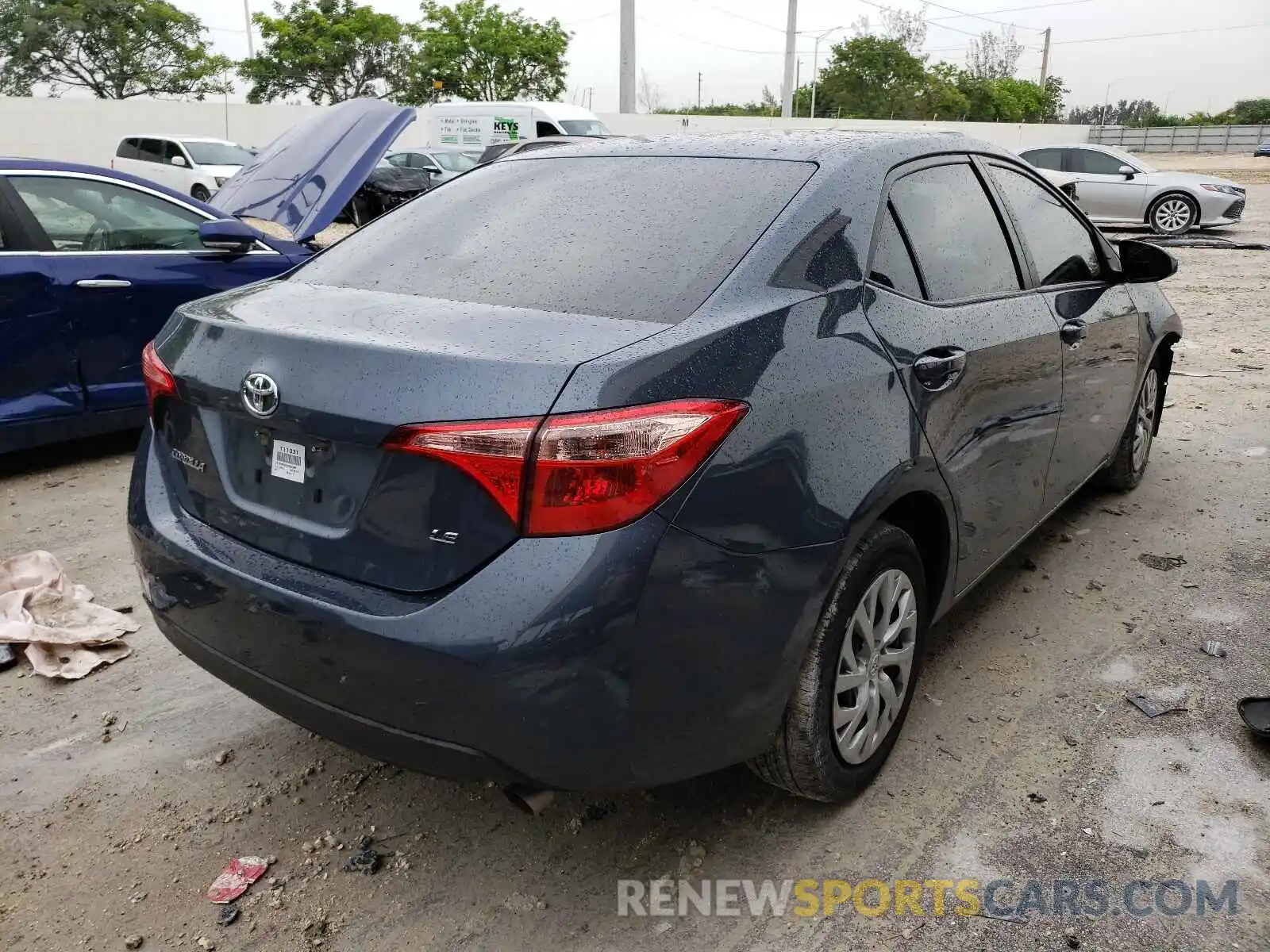 4 Photograph of a damaged car 2T1BURHE2KC201960 TOYOTA COROLLA 2019