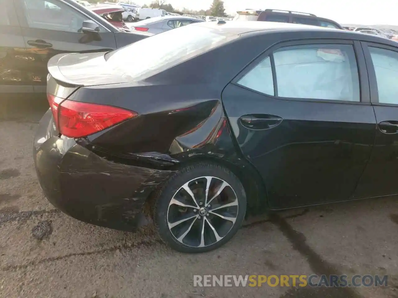 9 Photograph of a damaged car 2T1BURHE2KC203031 TOYOTA COROLLA 2019