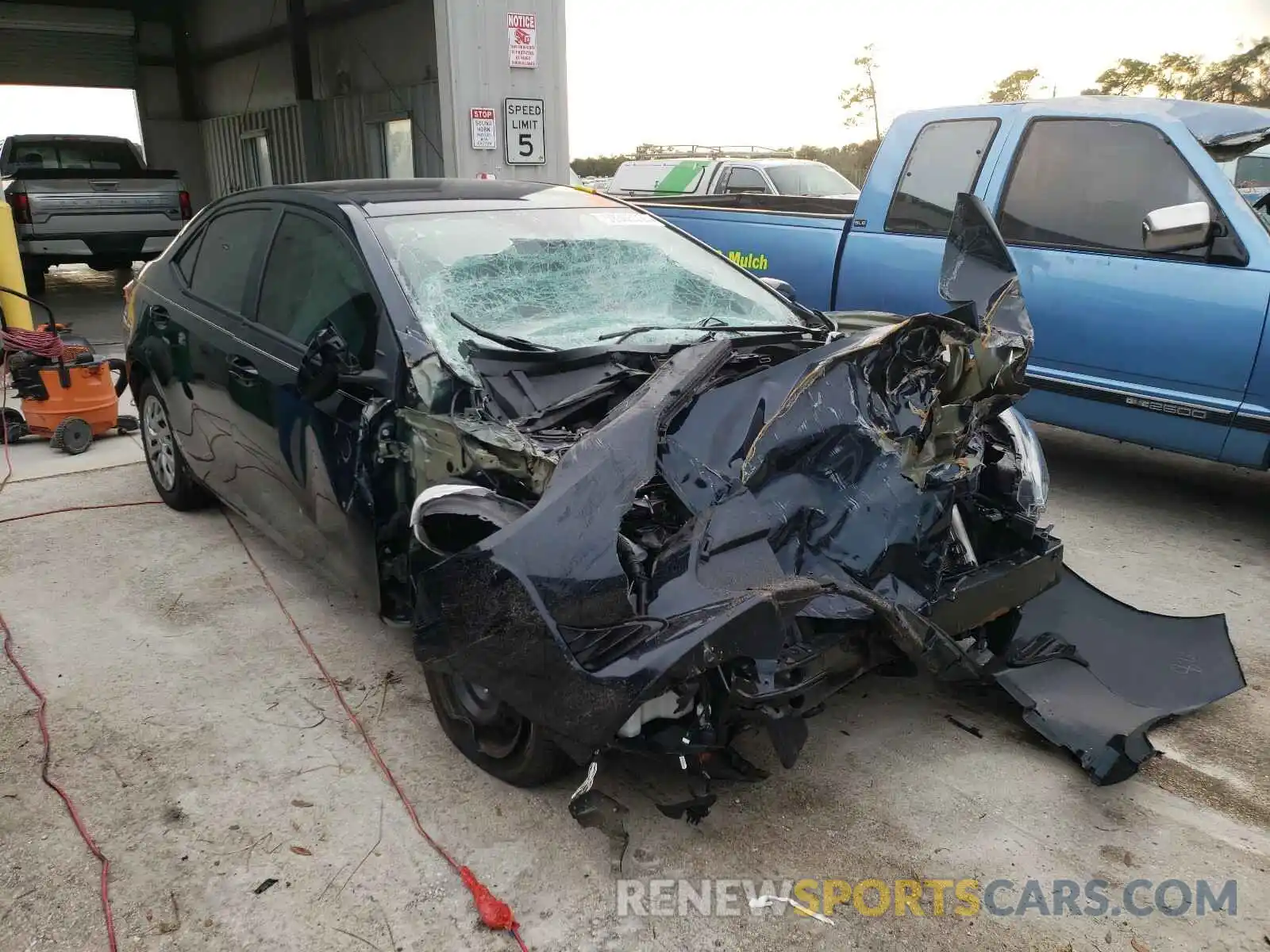 1 Photograph of a damaged car 2T1BURHE2KC204101 TOYOTA COROLLA 2019