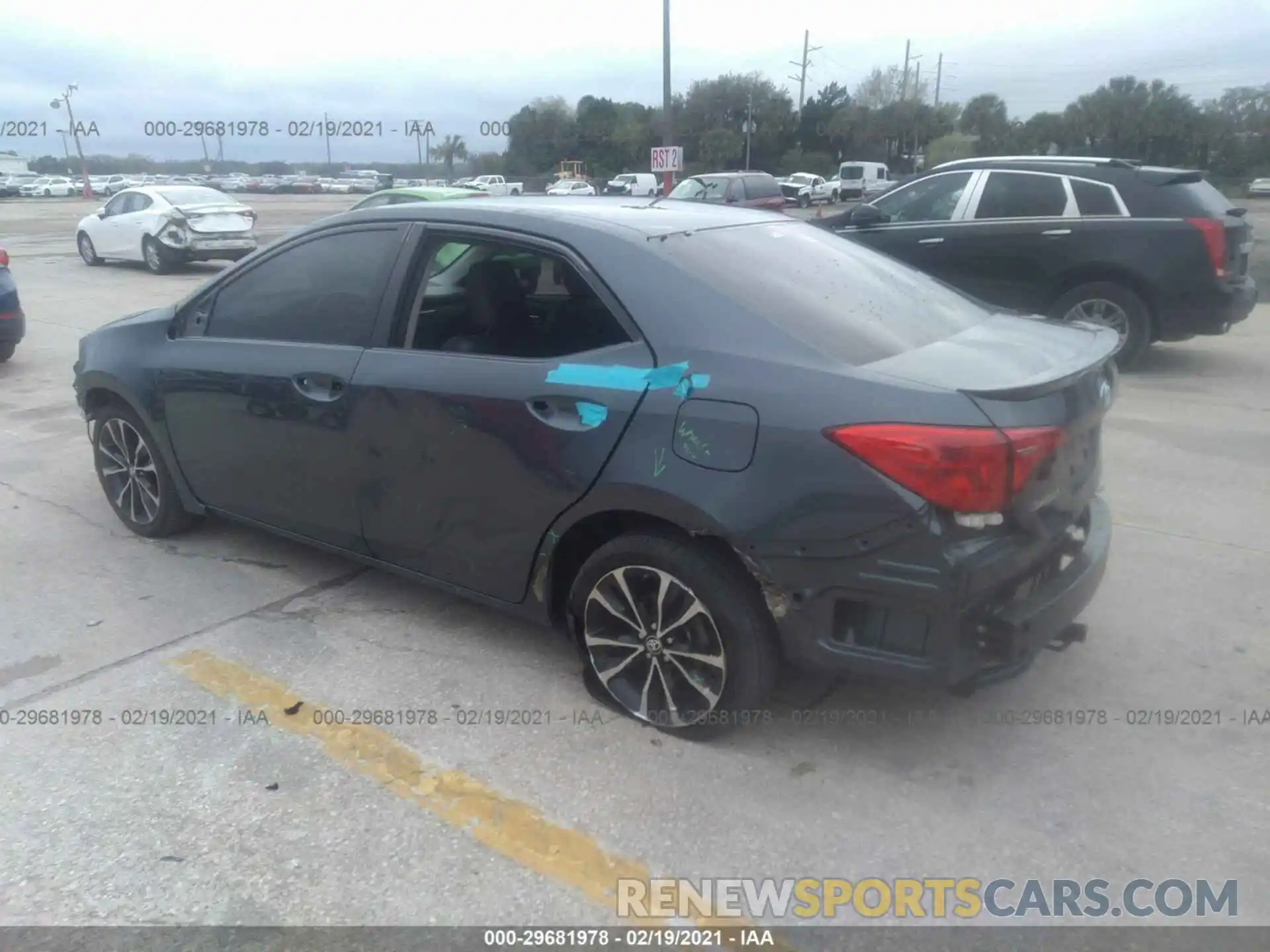 3 Photograph of a damaged car 2T1BURHE2KC204289 TOYOTA COROLLA 2019