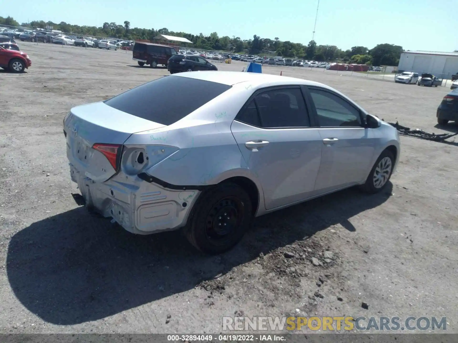 4 Photograph of a damaged car 2T1BURHE2KC205555 TOYOTA COROLLA 2019