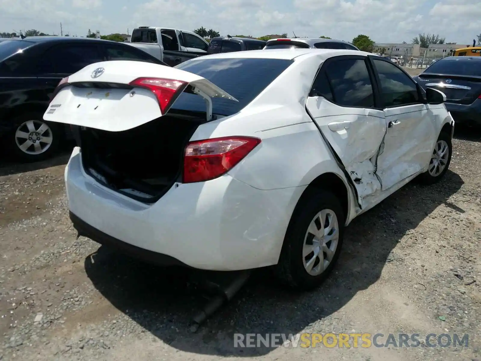 4 Photograph of a damaged car 2T1BURHE2KC206589 TOYOTA COROLLA 2019