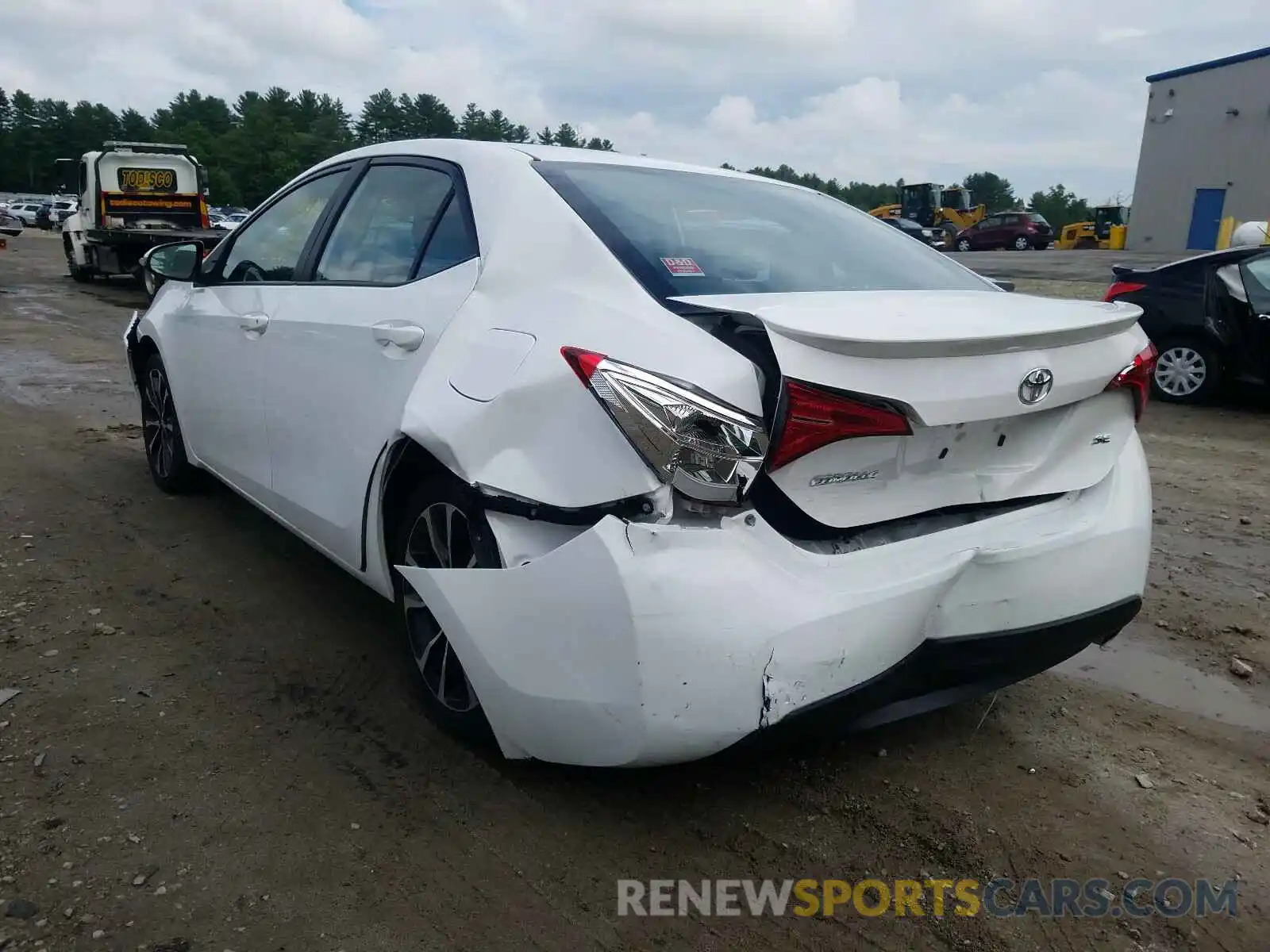 3 Photograph of a damaged car 2T1BURHE2KC207483 TOYOTA COROLLA 2019