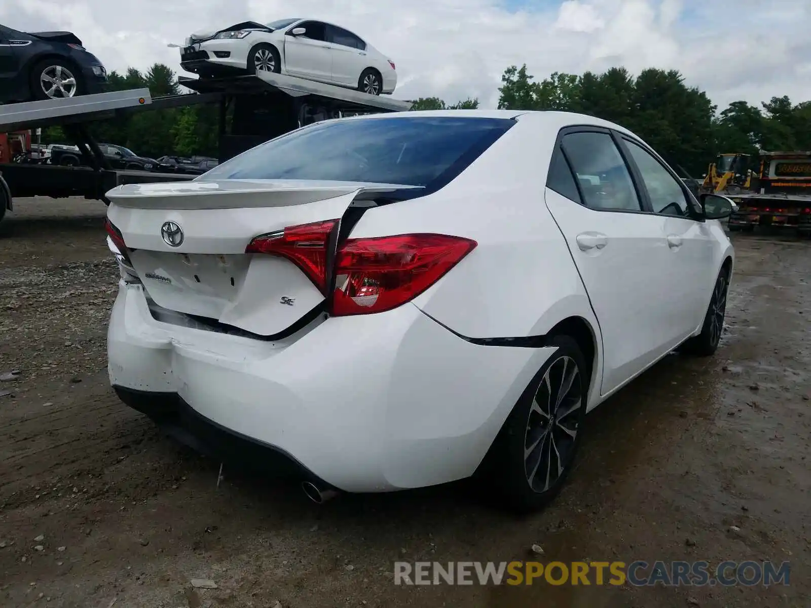 4 Photograph of a damaged car 2T1BURHE2KC207483 TOYOTA COROLLA 2019