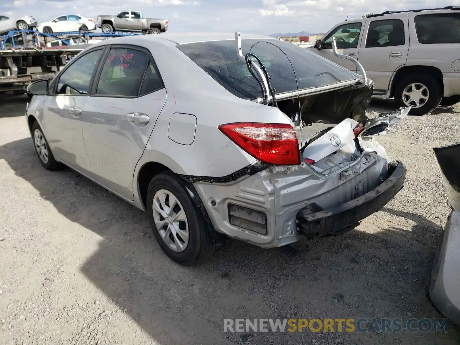 3 Photograph of a damaged car 2T1BURHE2KC207855 TOYOTA COROLLA 2019